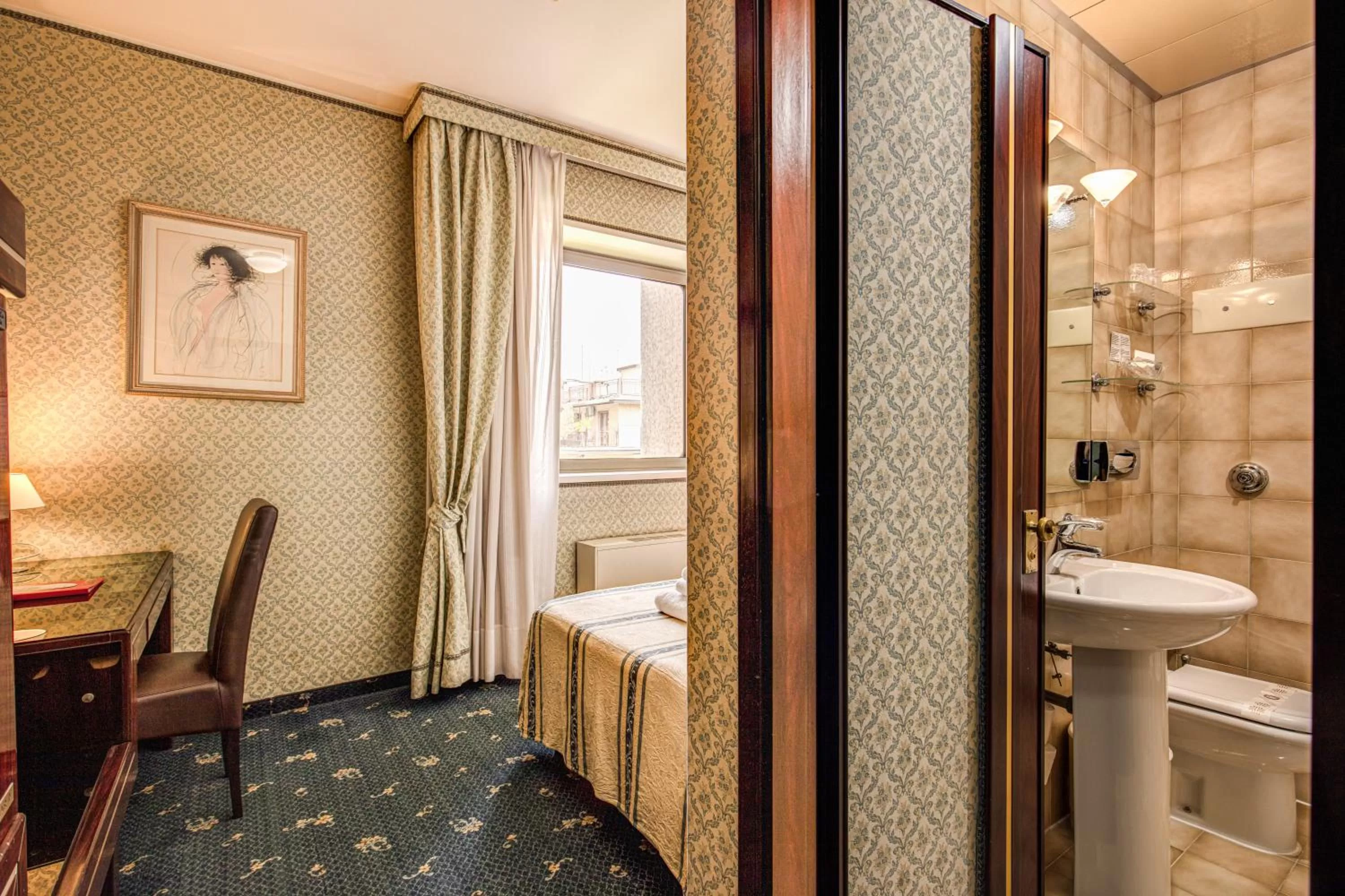 Superior Single Room in Venice Michelangelo Hotel