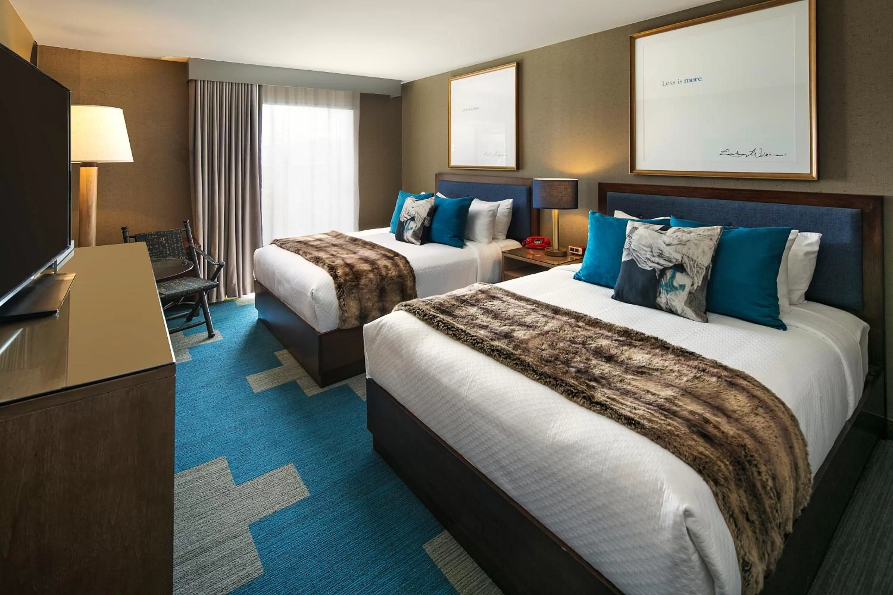 Queen Room with Two Queen Beds and Beach View in Hotel Hermosa