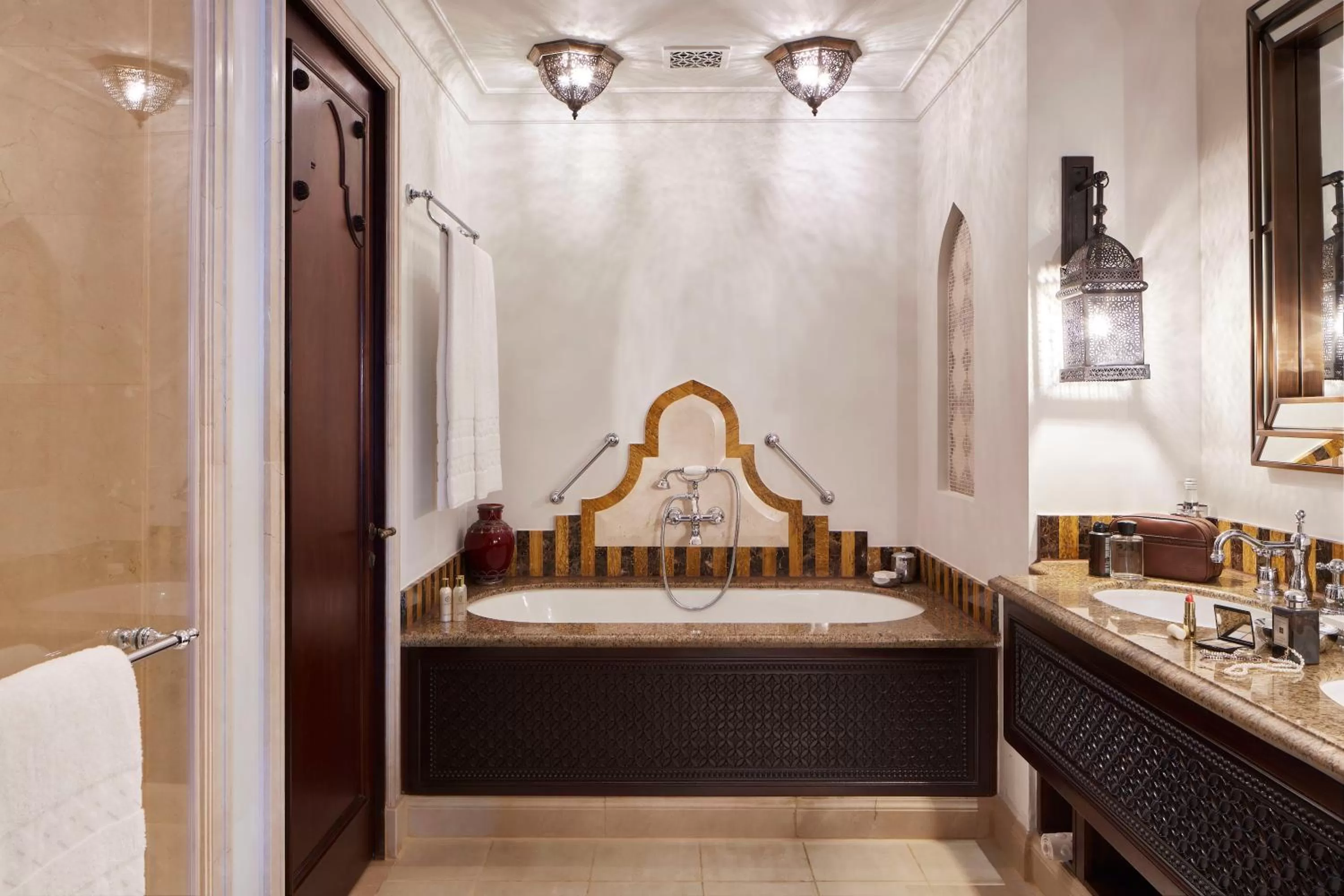 Arabian Deluxe & Wild Wadi Waterpark™ Access in Jumeirah Al Qasr Dubai