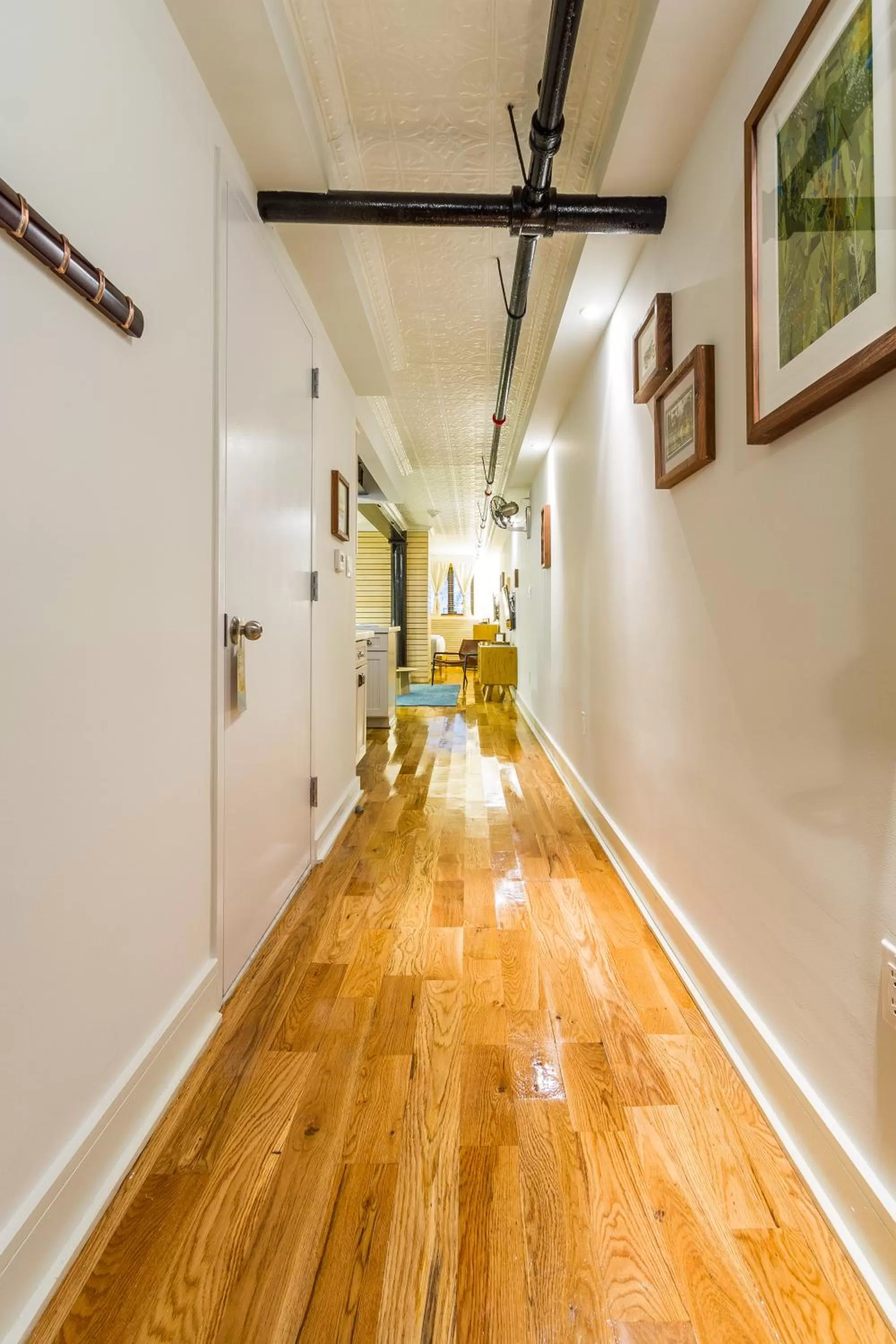 Deluxe Queen Suite with Patio and Kitchenette  in Franklin Guesthouse