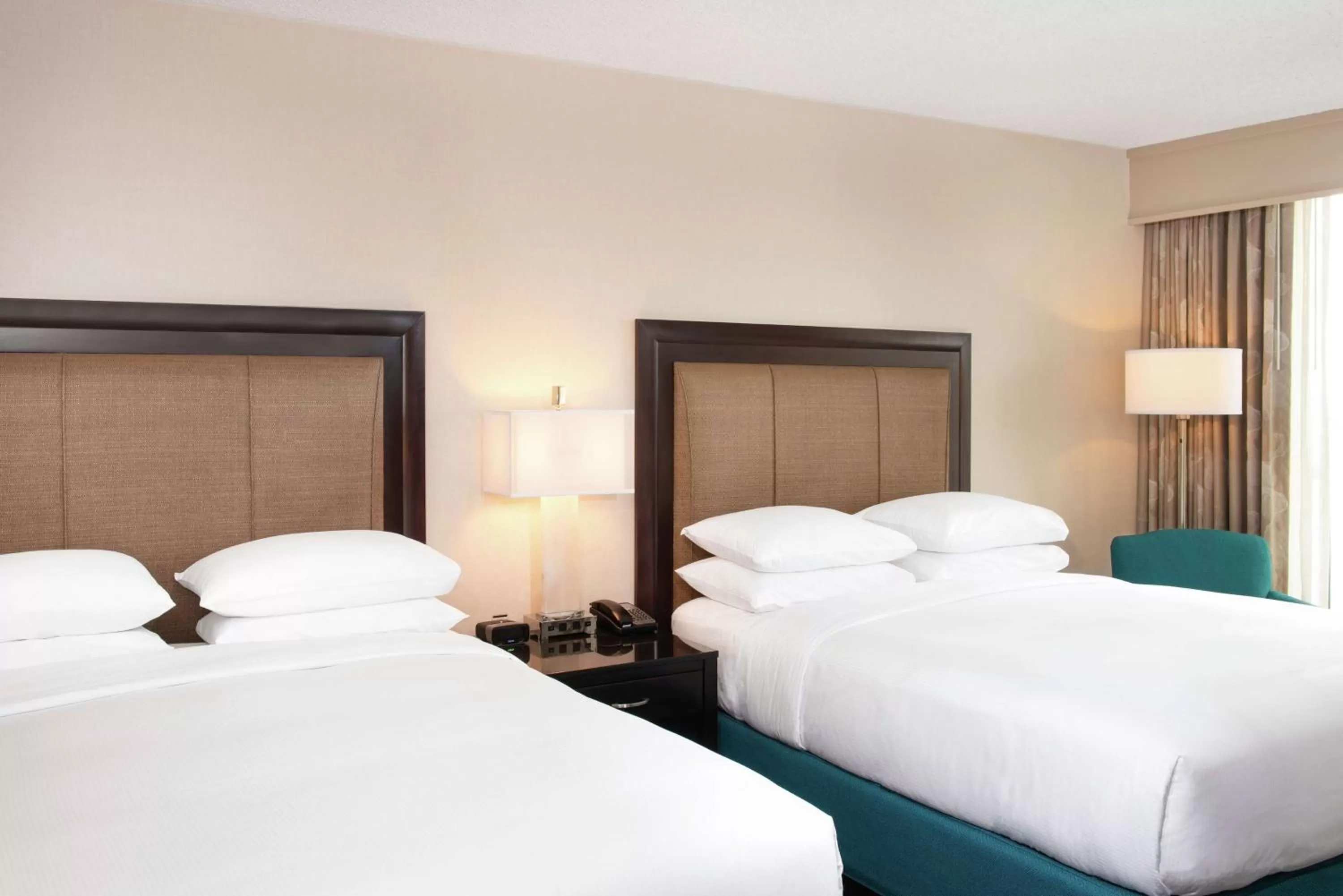 Double Room with Two Queen Beds and Bath Tub - Mobility/Hearing Accessible in Hilton San Diego Airport/Harbor Island