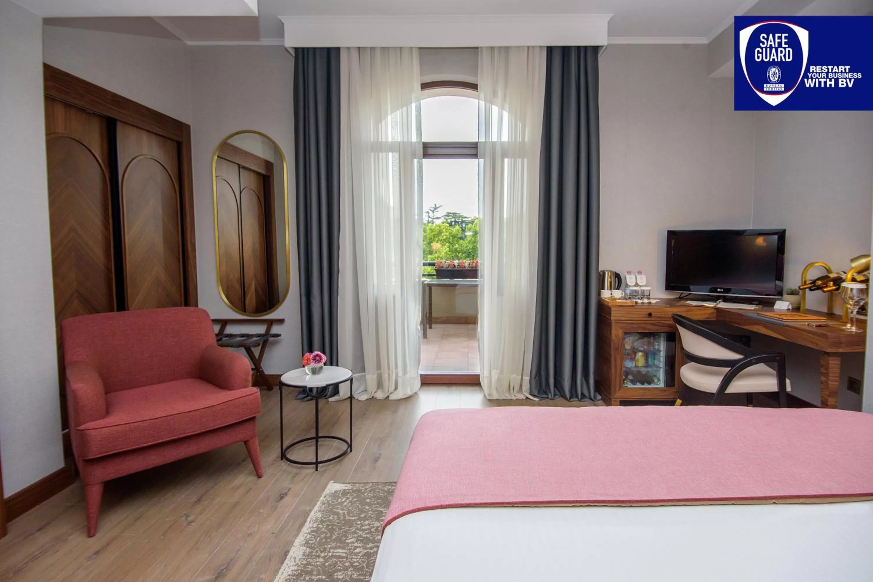 Deluxe Double Room with Balcony - single occupancy in Tiflis Palace