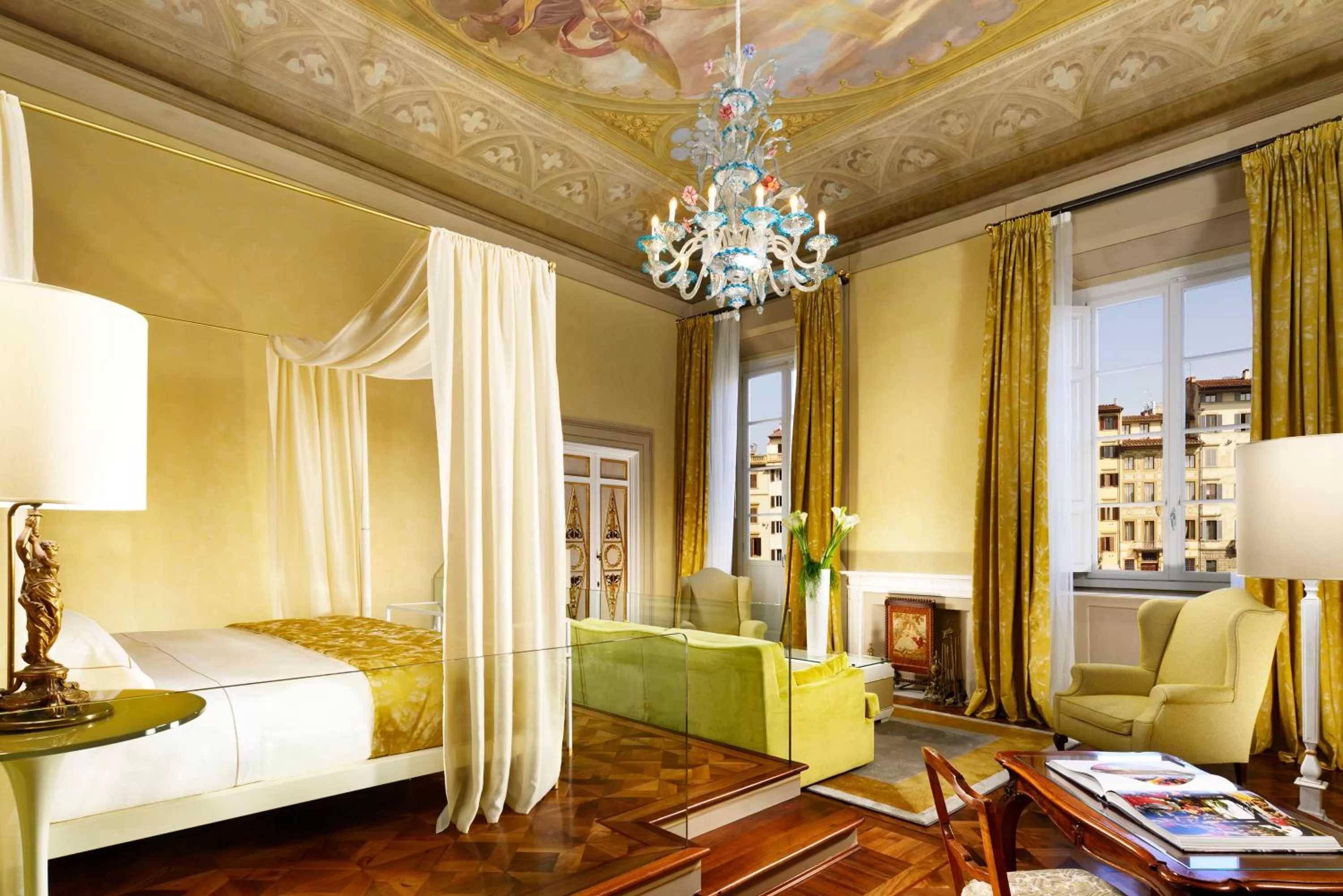 Junior Suite with Frescoes in Grand Hotel Minerva