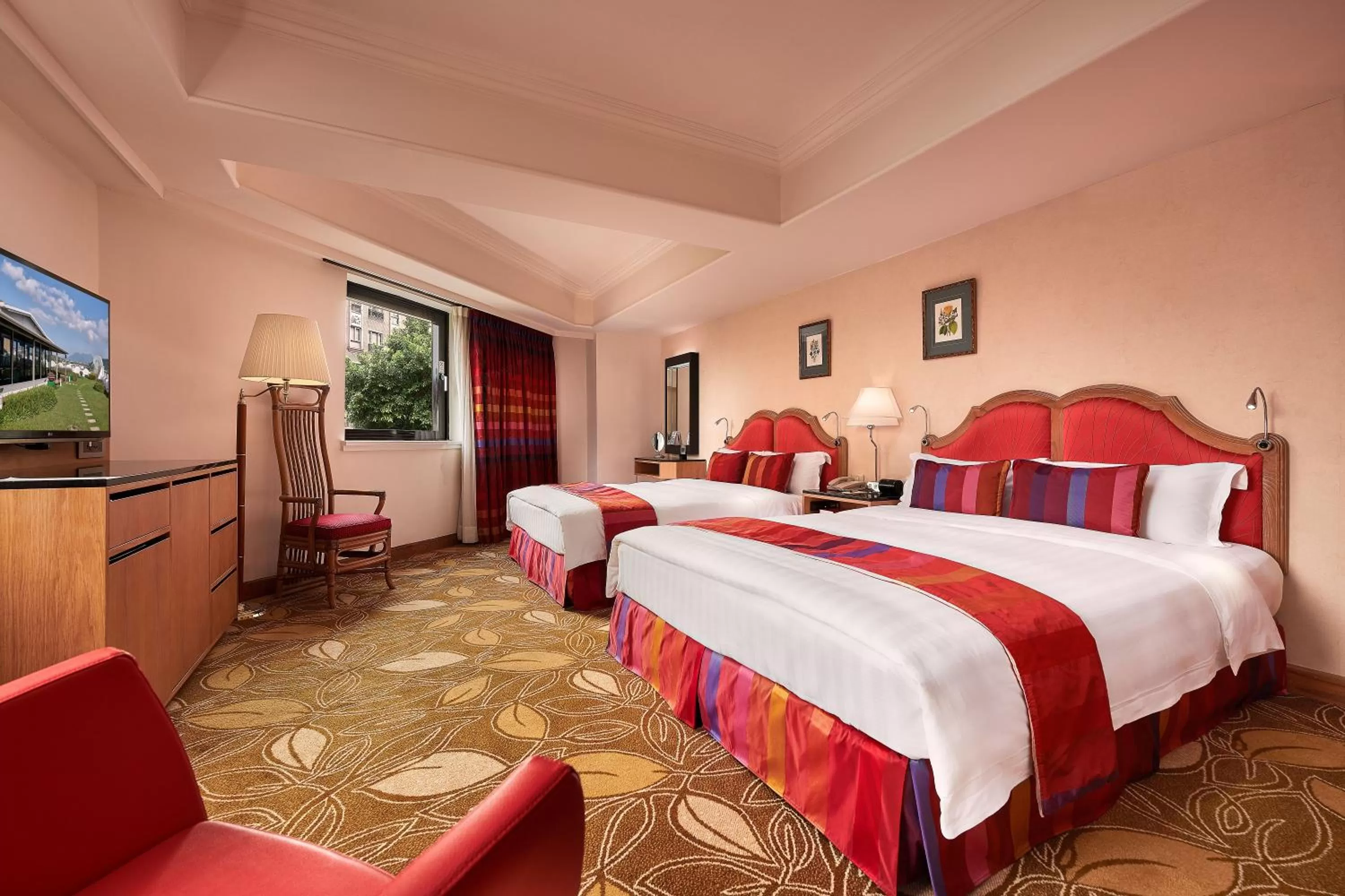 Deluxe Twin Room with Two Queen Beds in The Riviera Hotel Taipei