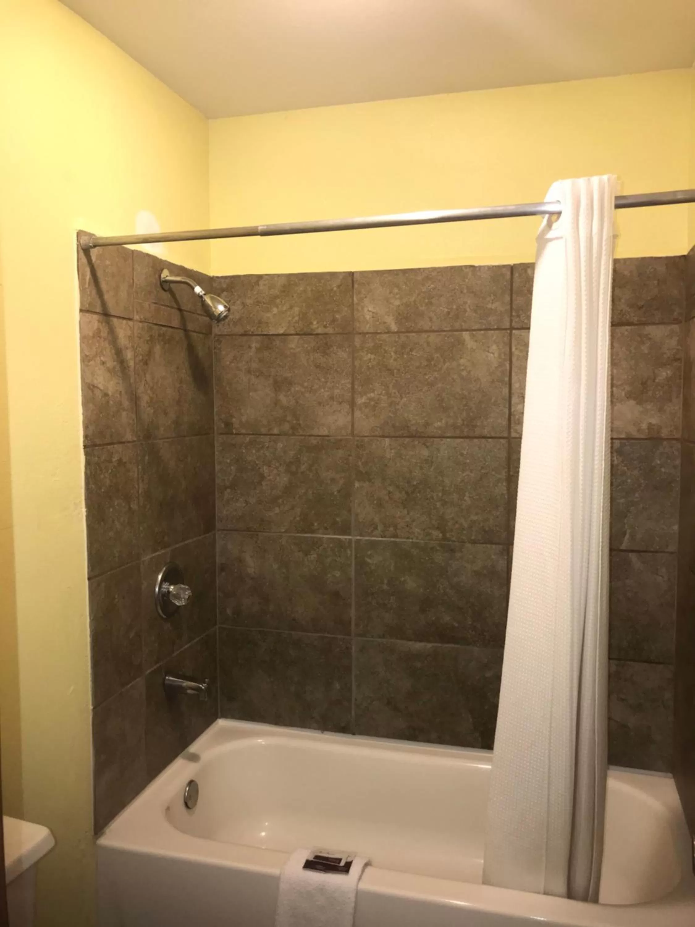 King Room in Linder Motor Lodge