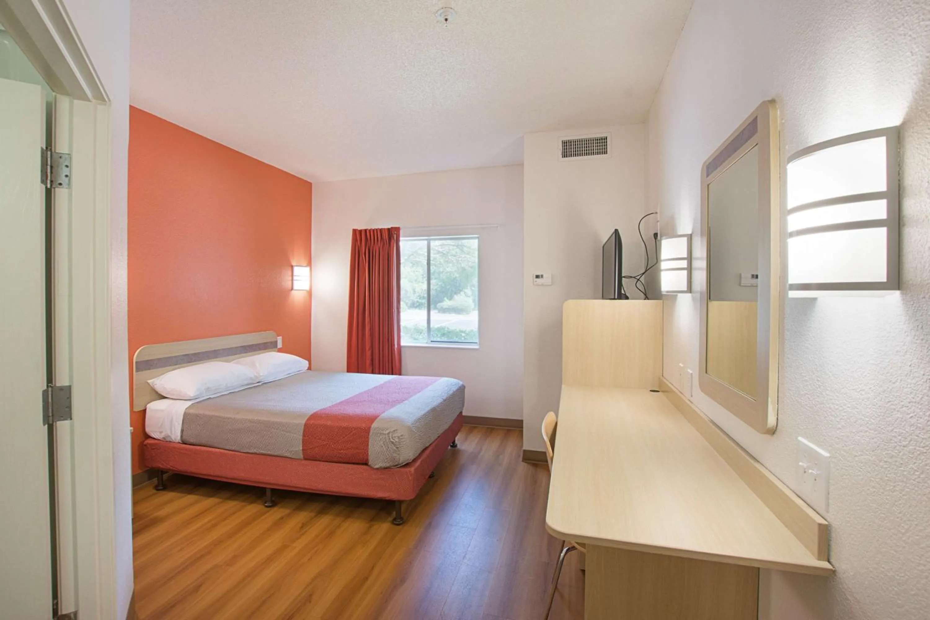 Double Room - single occupancy - Non-Smoking  in Motel 6-Columbia, SC - Fort Jackson Area