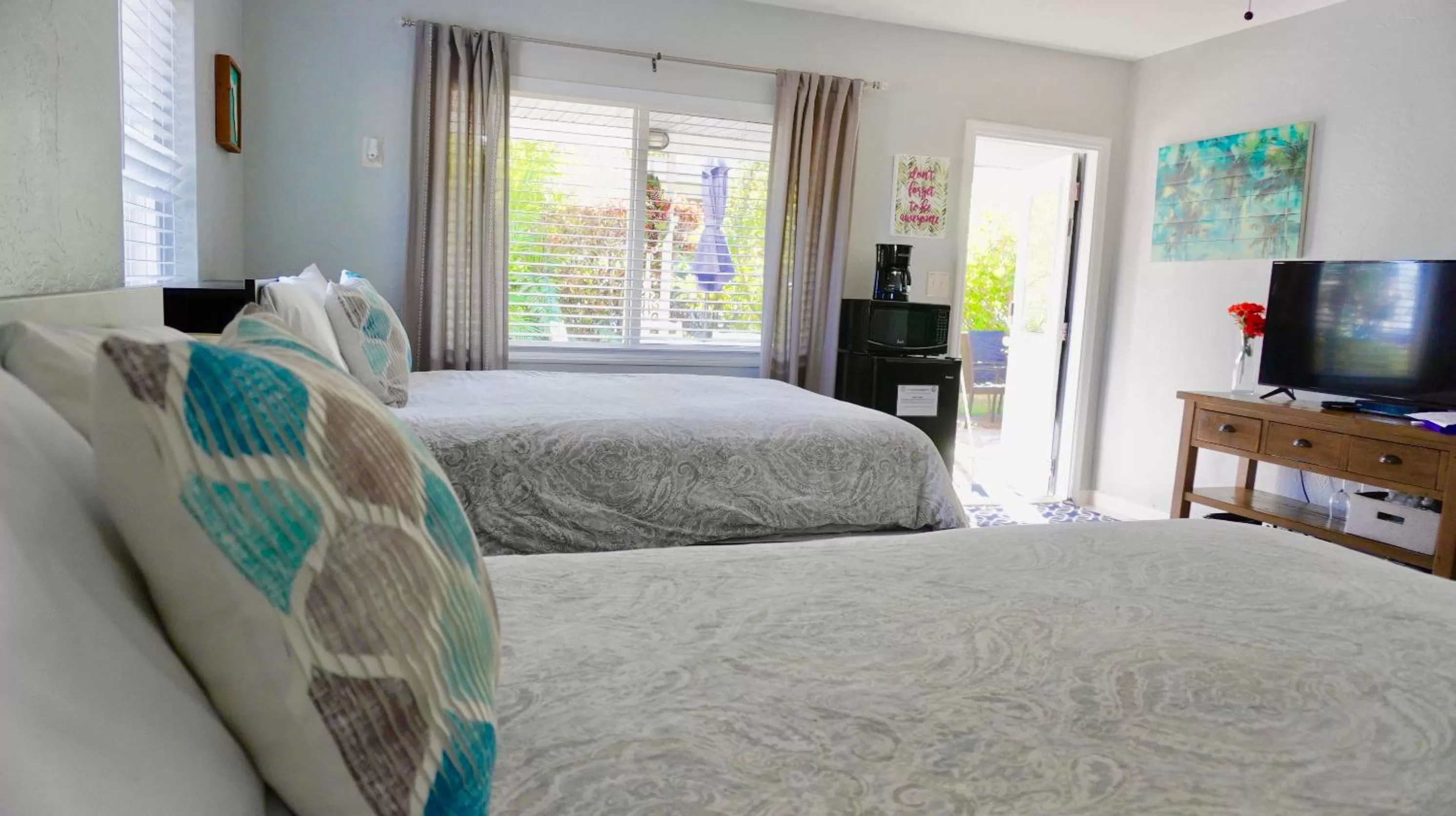 Family Suite in 4145 By The Sea Inn & Suites