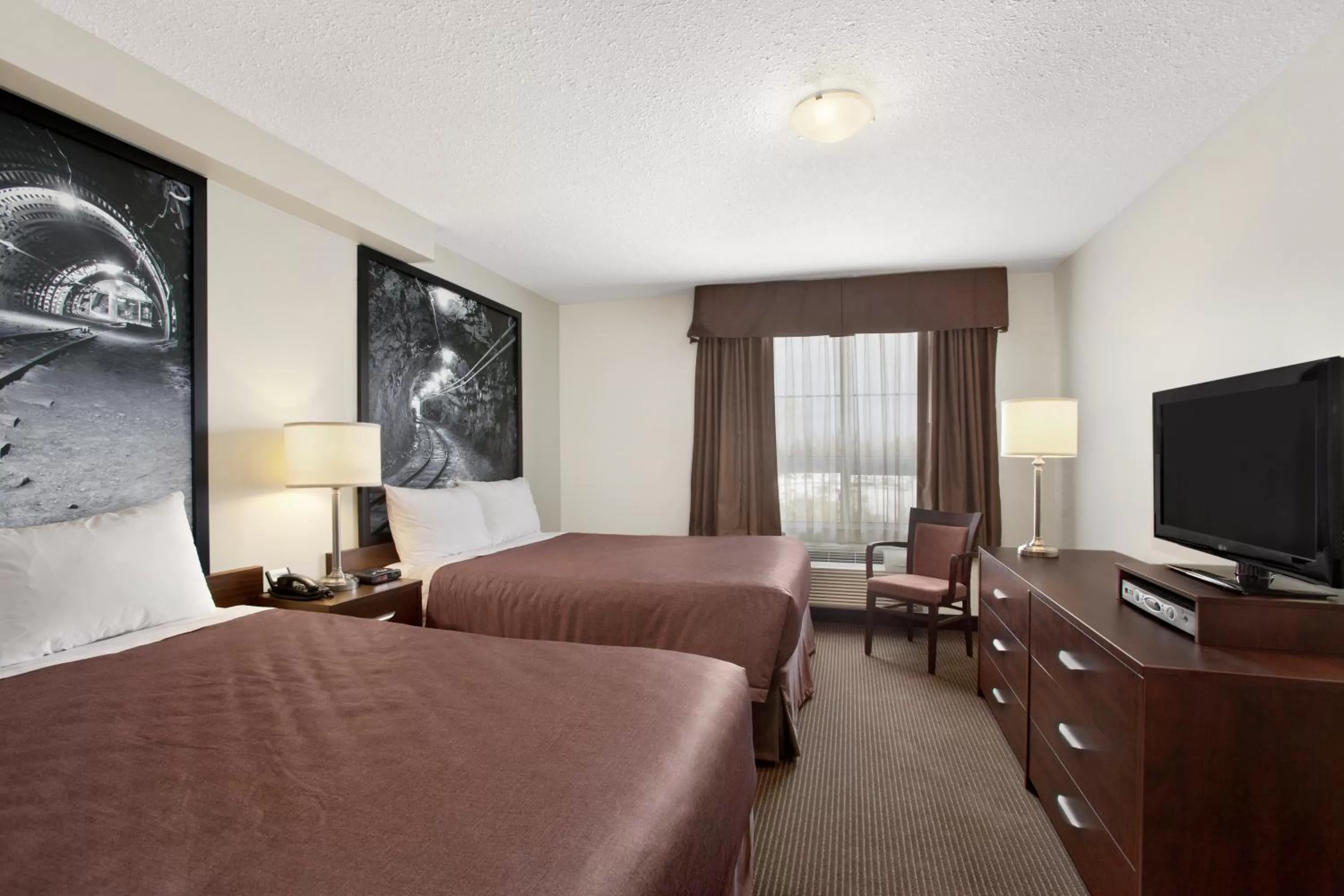 Deluxe Business Queen Room with Two Queen Beds - Non-Smoking in Super 8 by Wyndham Red Lake ON