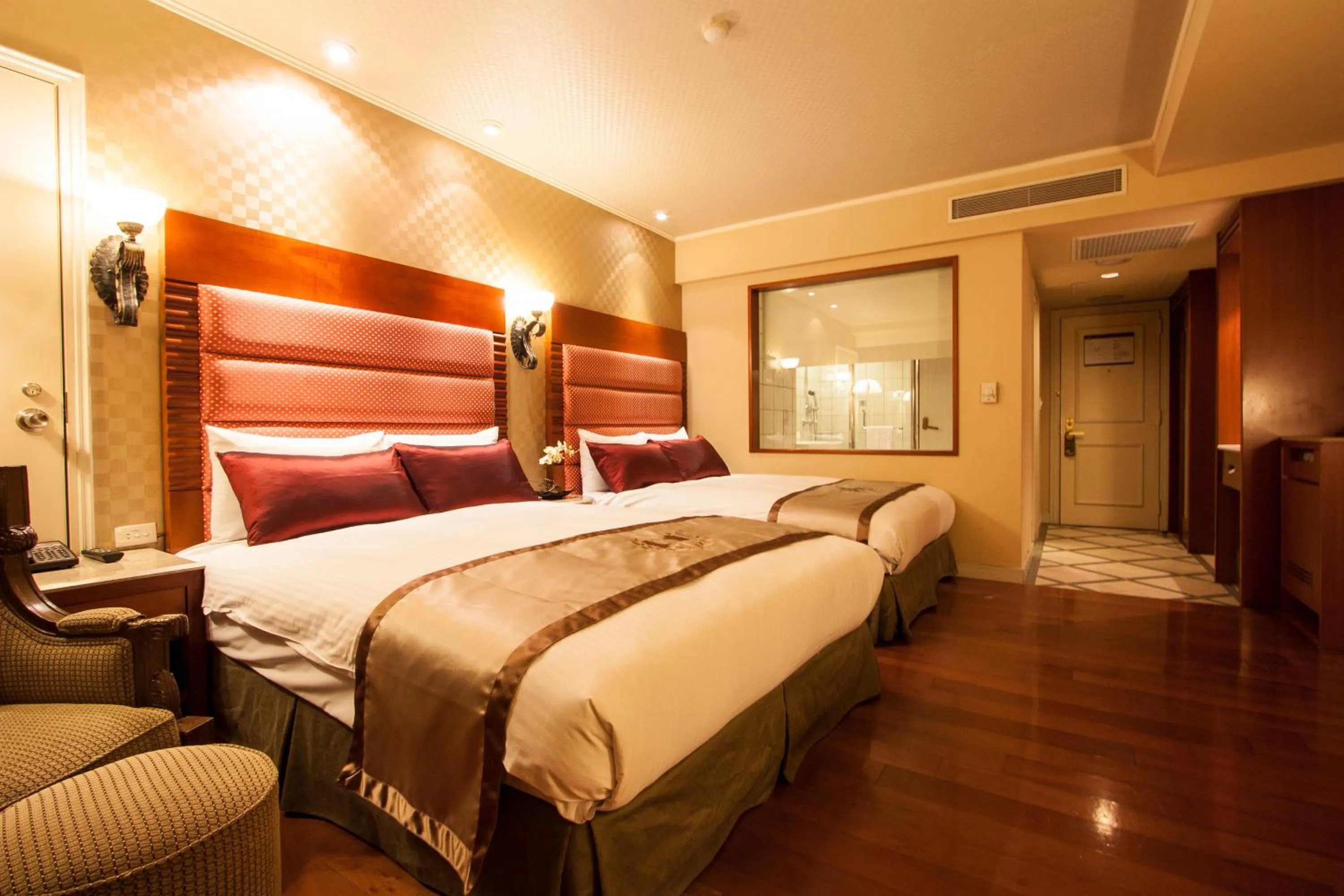 Quadruple Room with Bath in Hualien Charming City Hotel