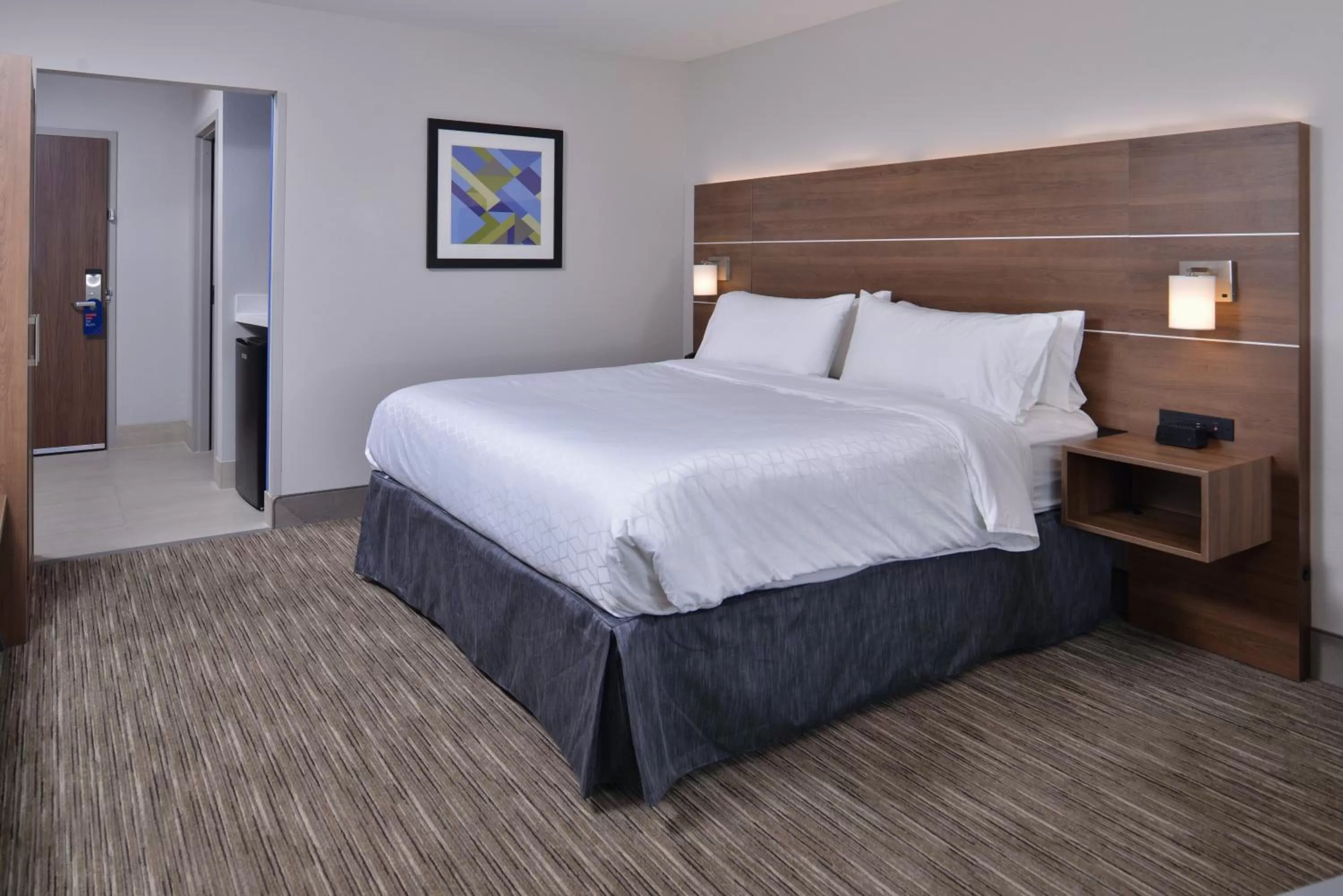 King Room - Hearing Accessible/Non-Smoking  in Holiday Inn Express & Suites - Marshalltown by IHG