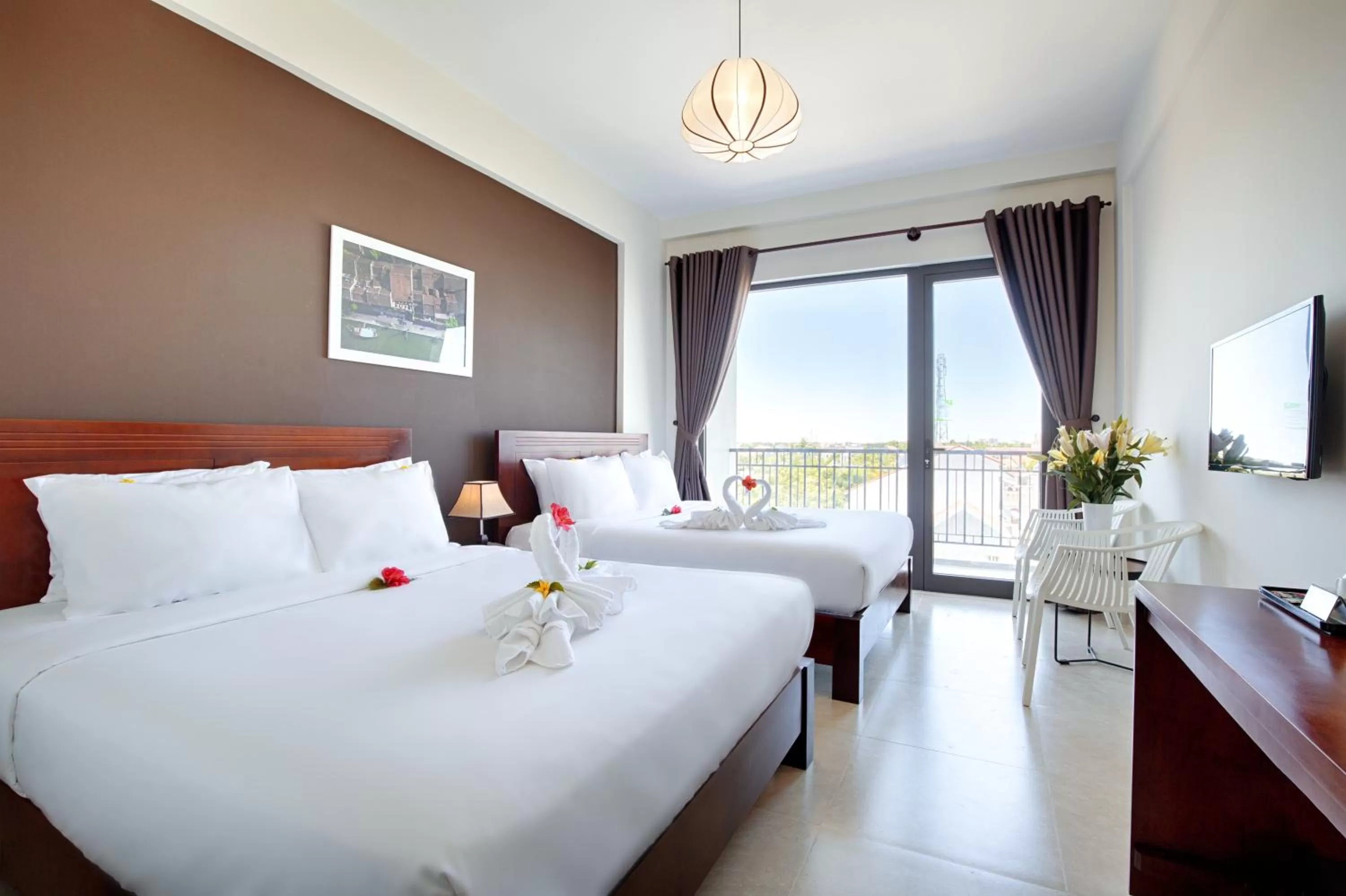 Suite with City View with Balcony in Hoi An Green Apple Hotel