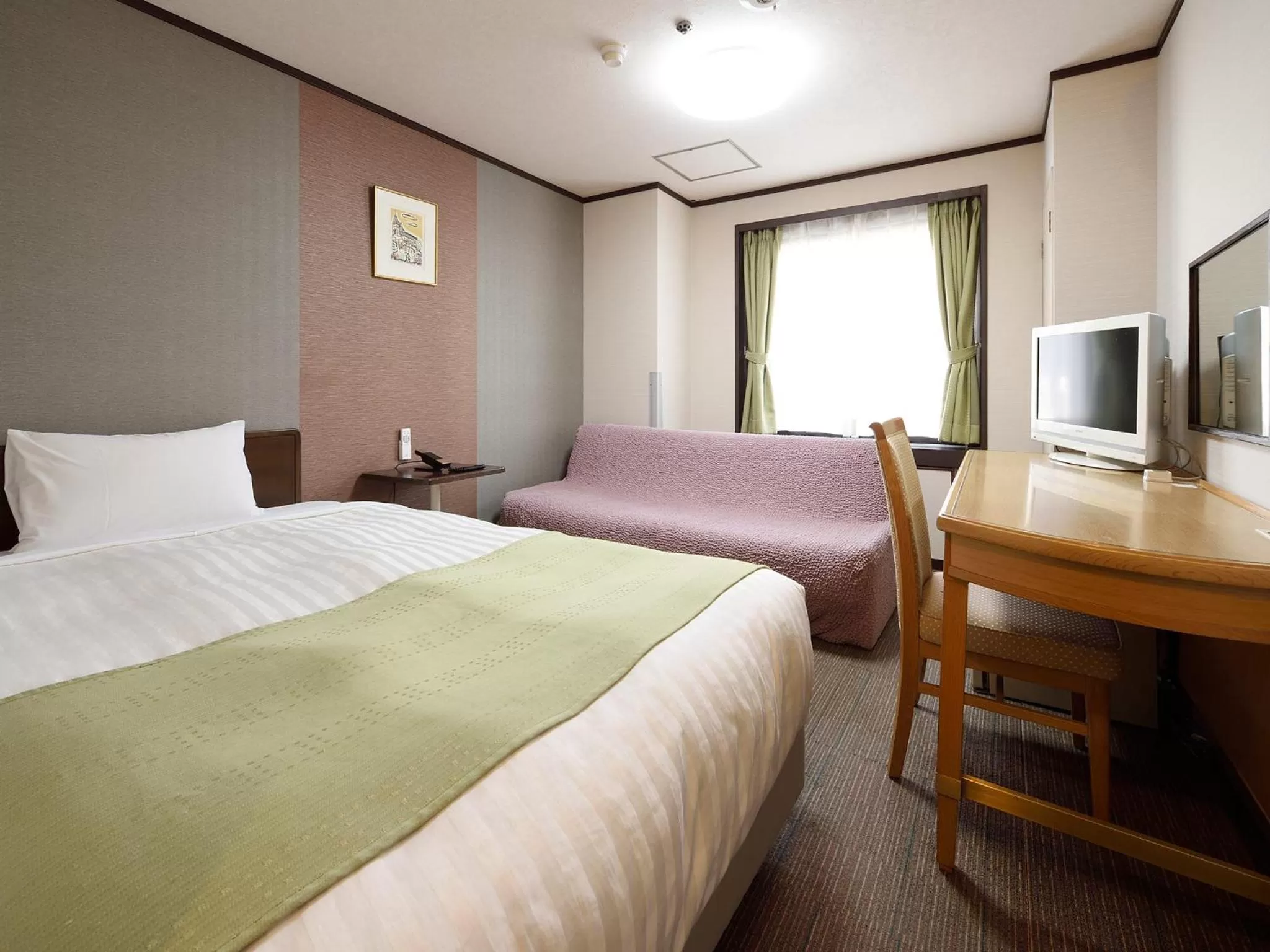 Standard Double Room with Small Double Bed - Smoking in Belmont Hotel