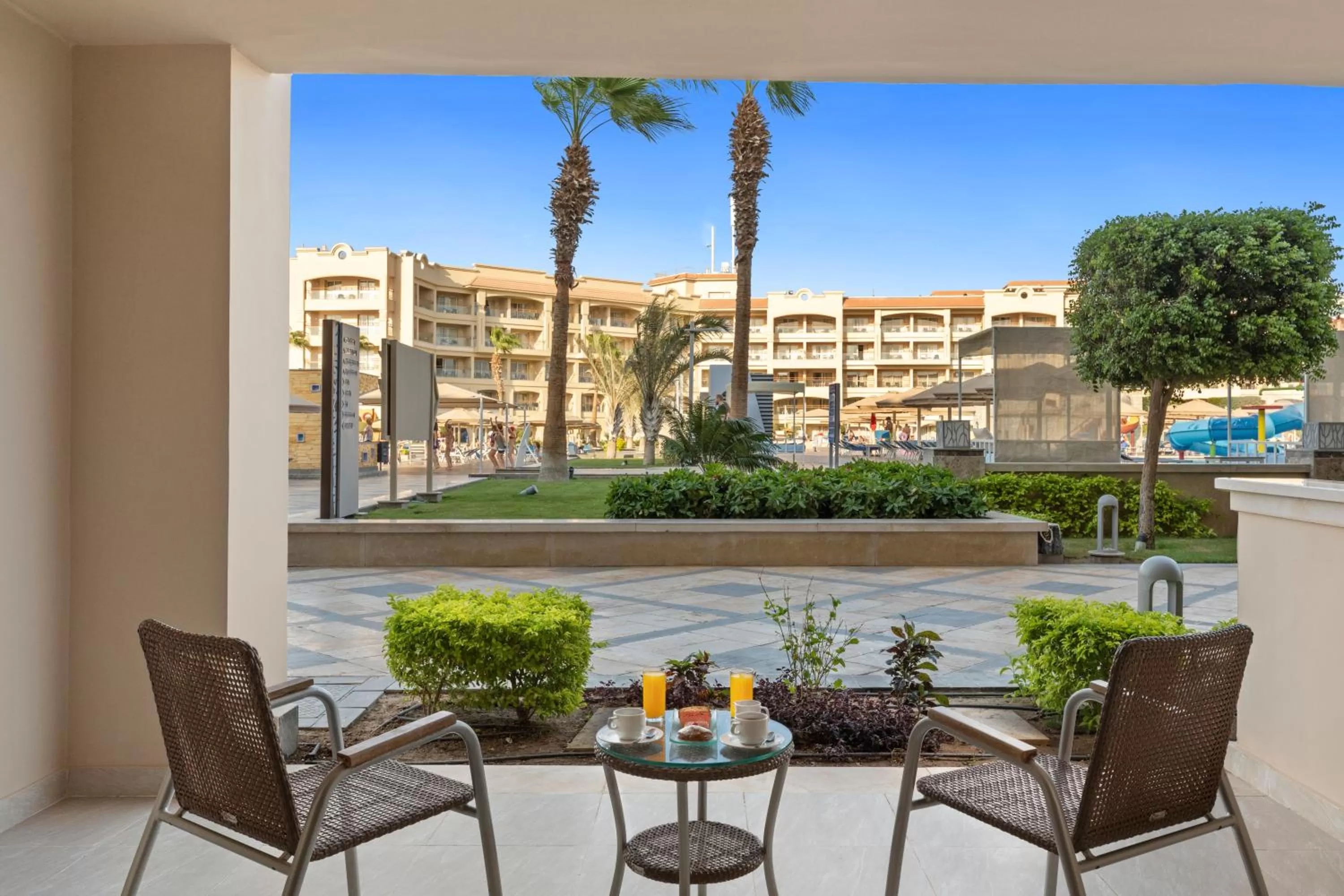 Large Family Room in Pickalbatros White Beach Resort - Hurghada