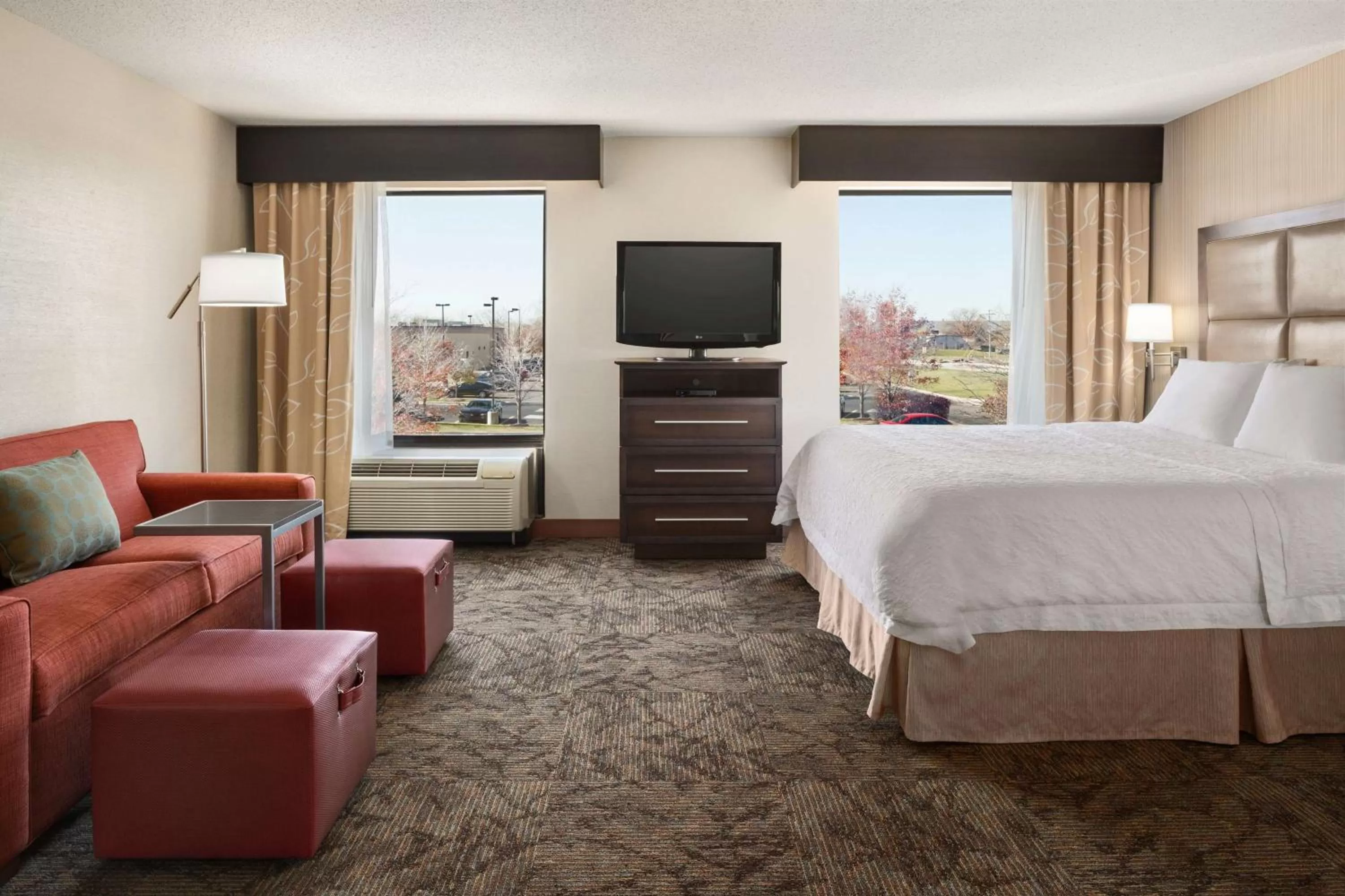 King Studio Suite with Sofa Bed - Non-Smoking in Hampton Inn & Suites Detroit Sterling Heights