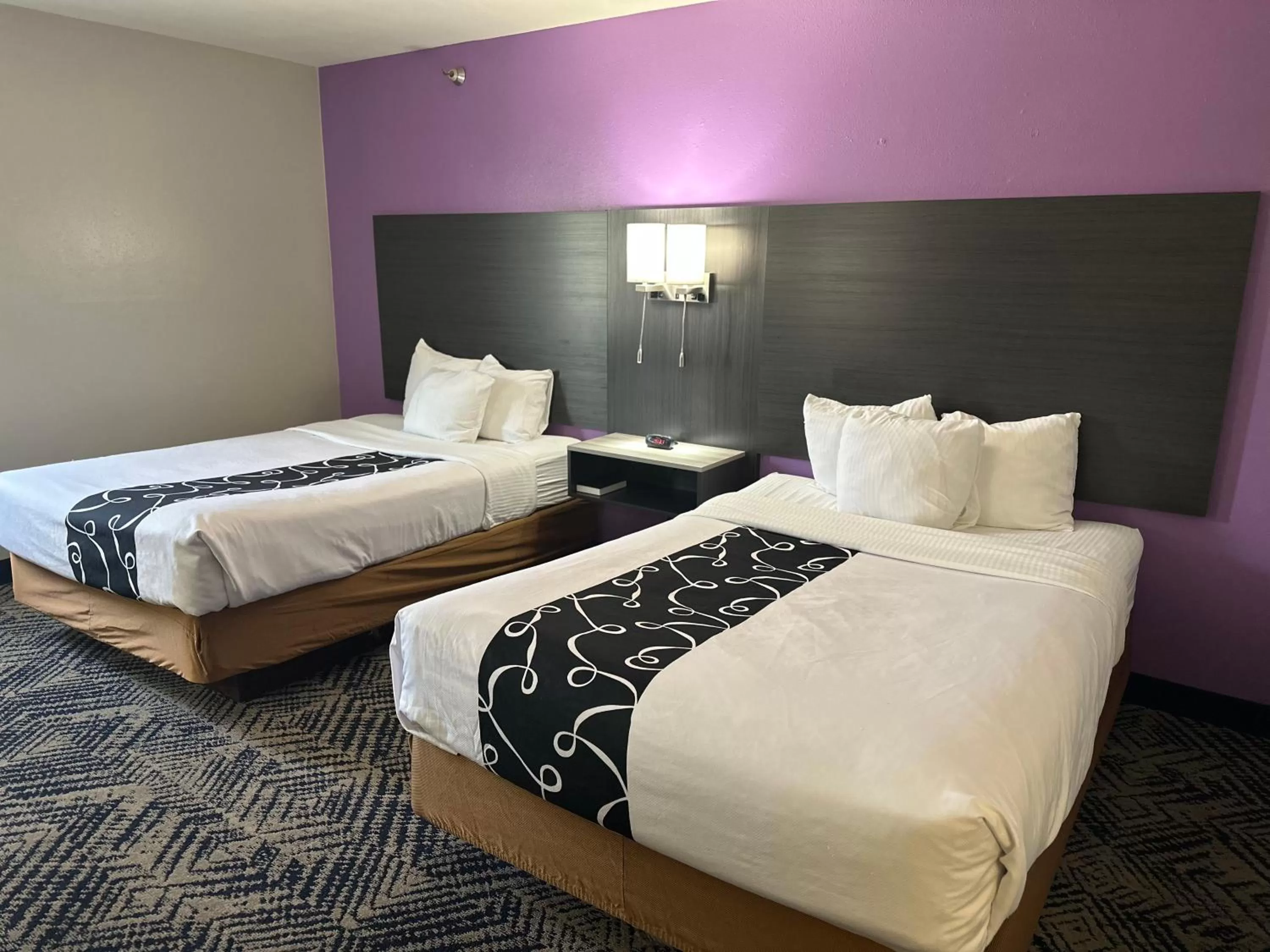 Queen Room with Two Queen Beds - Non-Smoking in La Quinta Inn by Wyndham Omaha Southwest