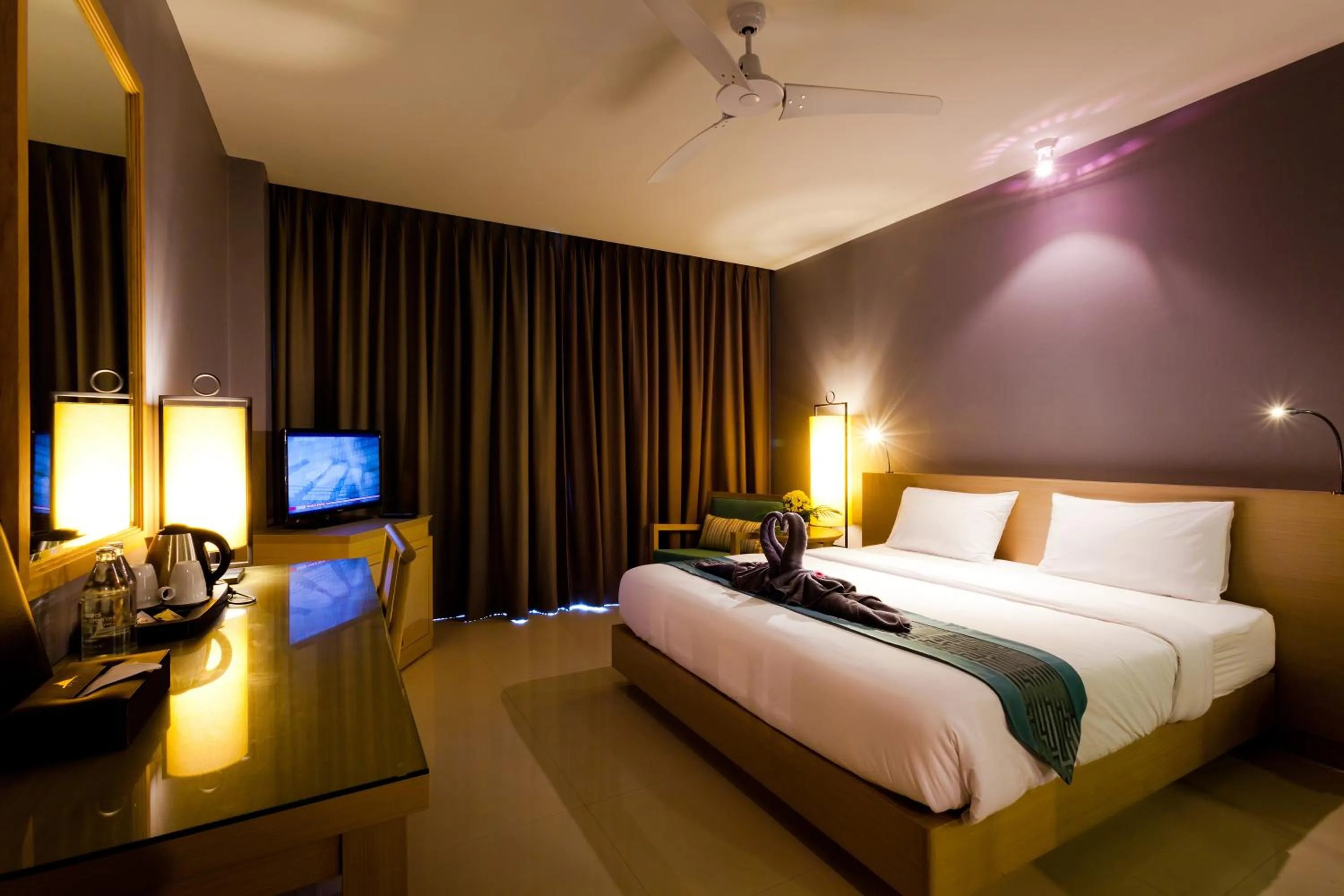 Superior Double or Twin Room (No View) in Ramaburin Resort Patong - SHA Extra Plus