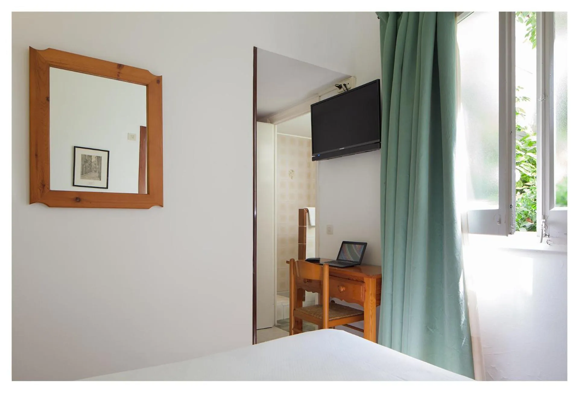 Single Room in Hotel Ninays