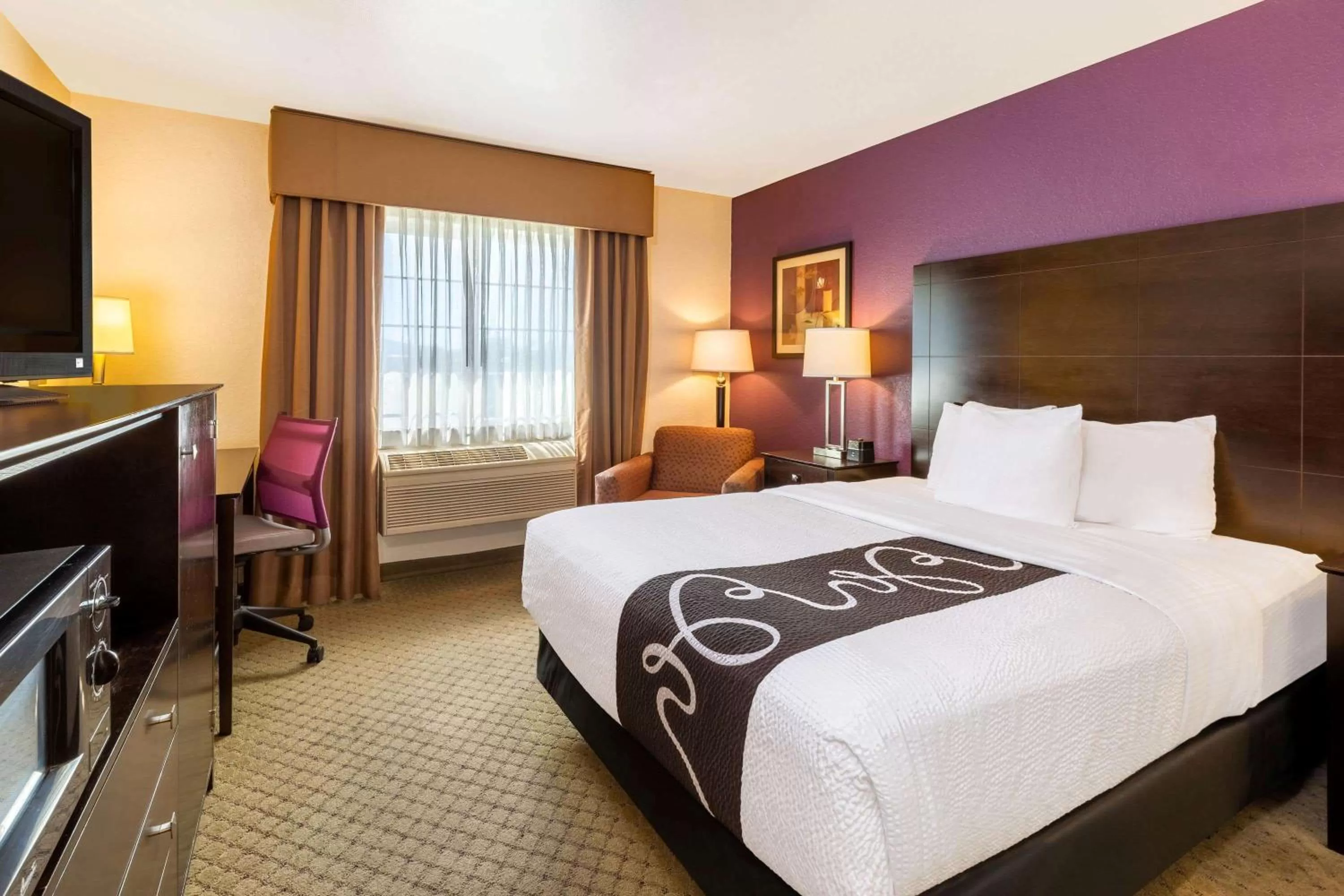 Deluxe Queen Room in La Quinta by Wyndham Spokane Valley