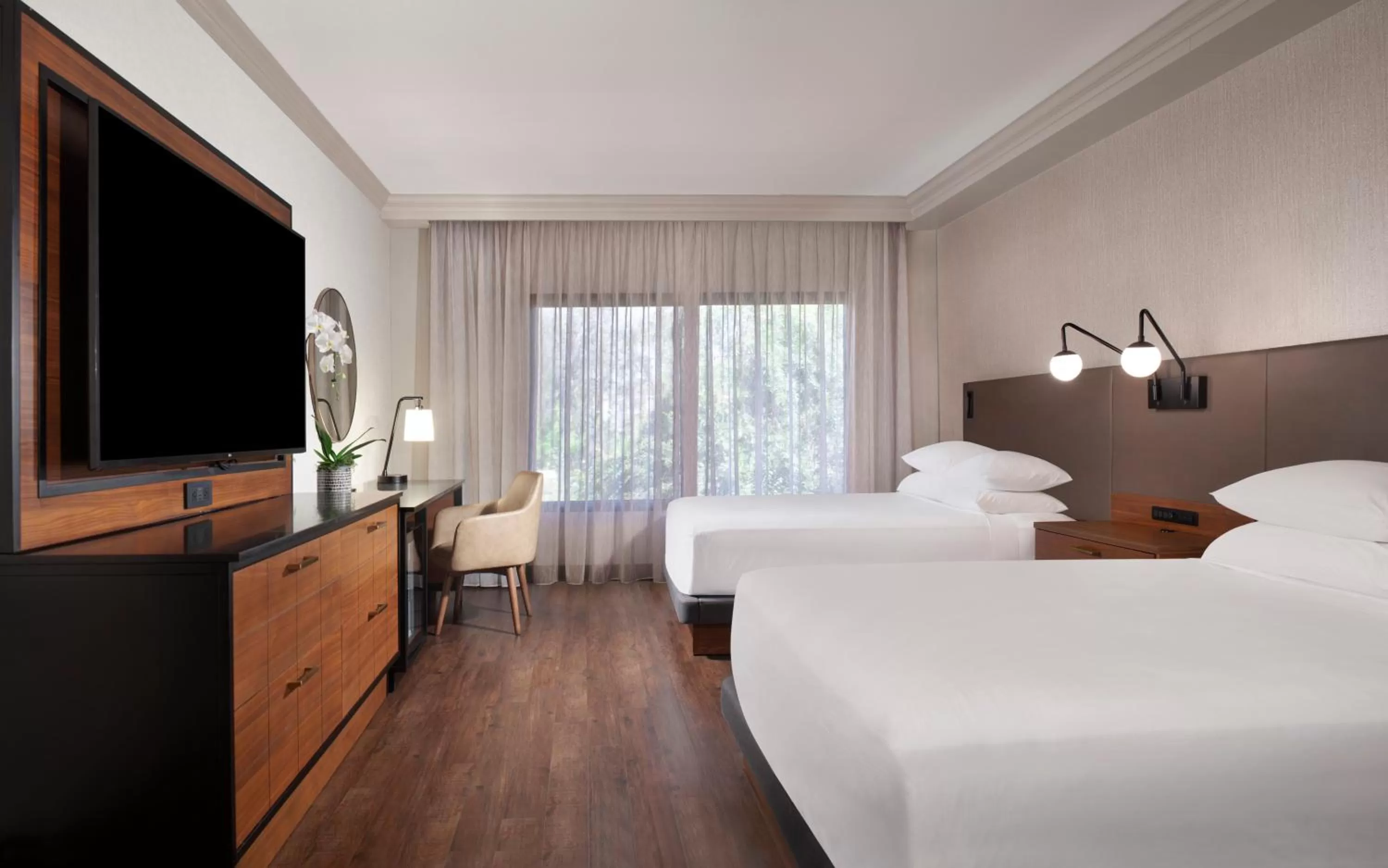 Queen Room with Two Queen Beds and Patio in Hyatt Regency Westlake