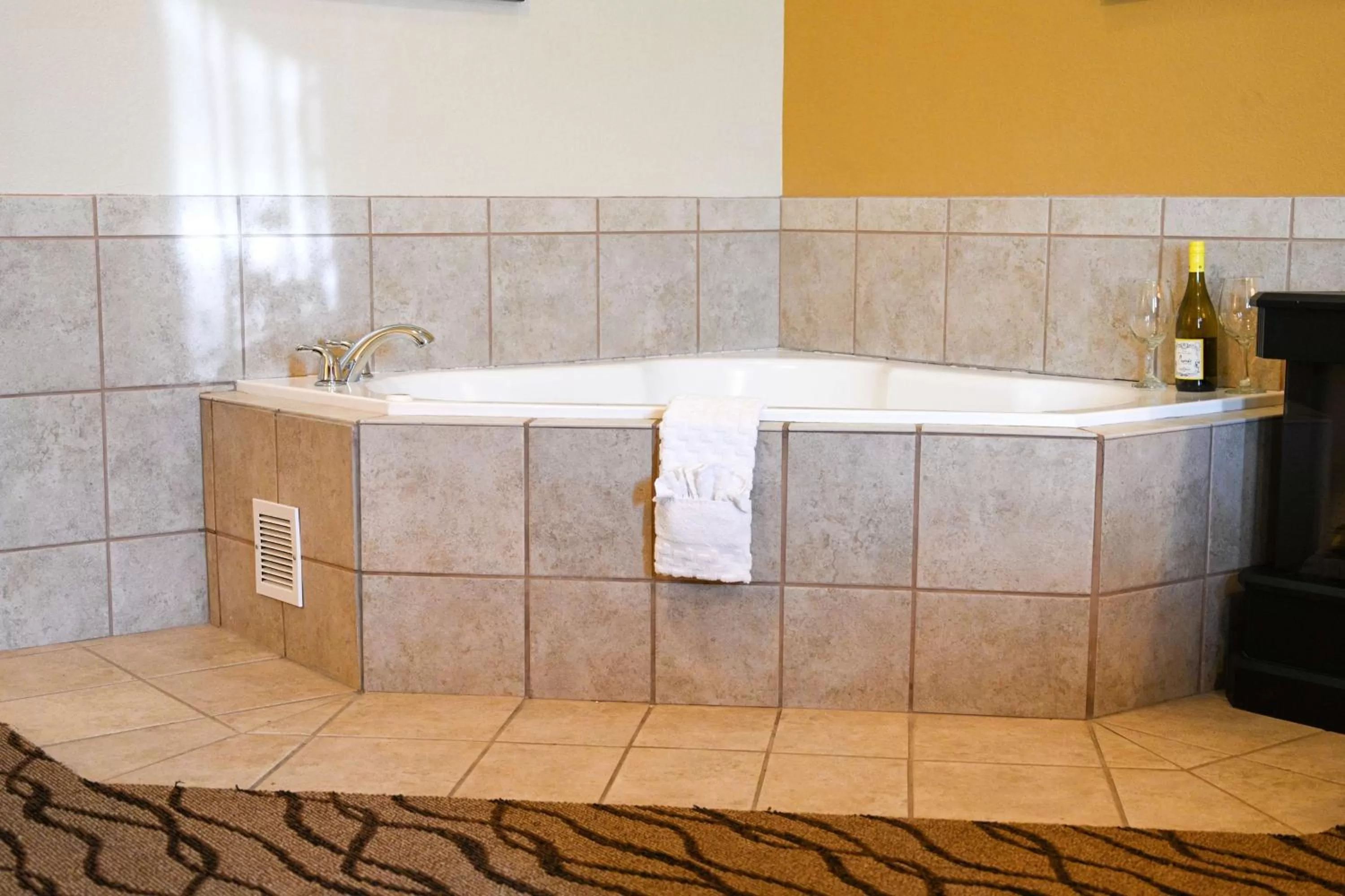 King Suite with Spa Bath - Disability Access/Non-Smoking in Best Western Plus Guymon Hotel & Suites