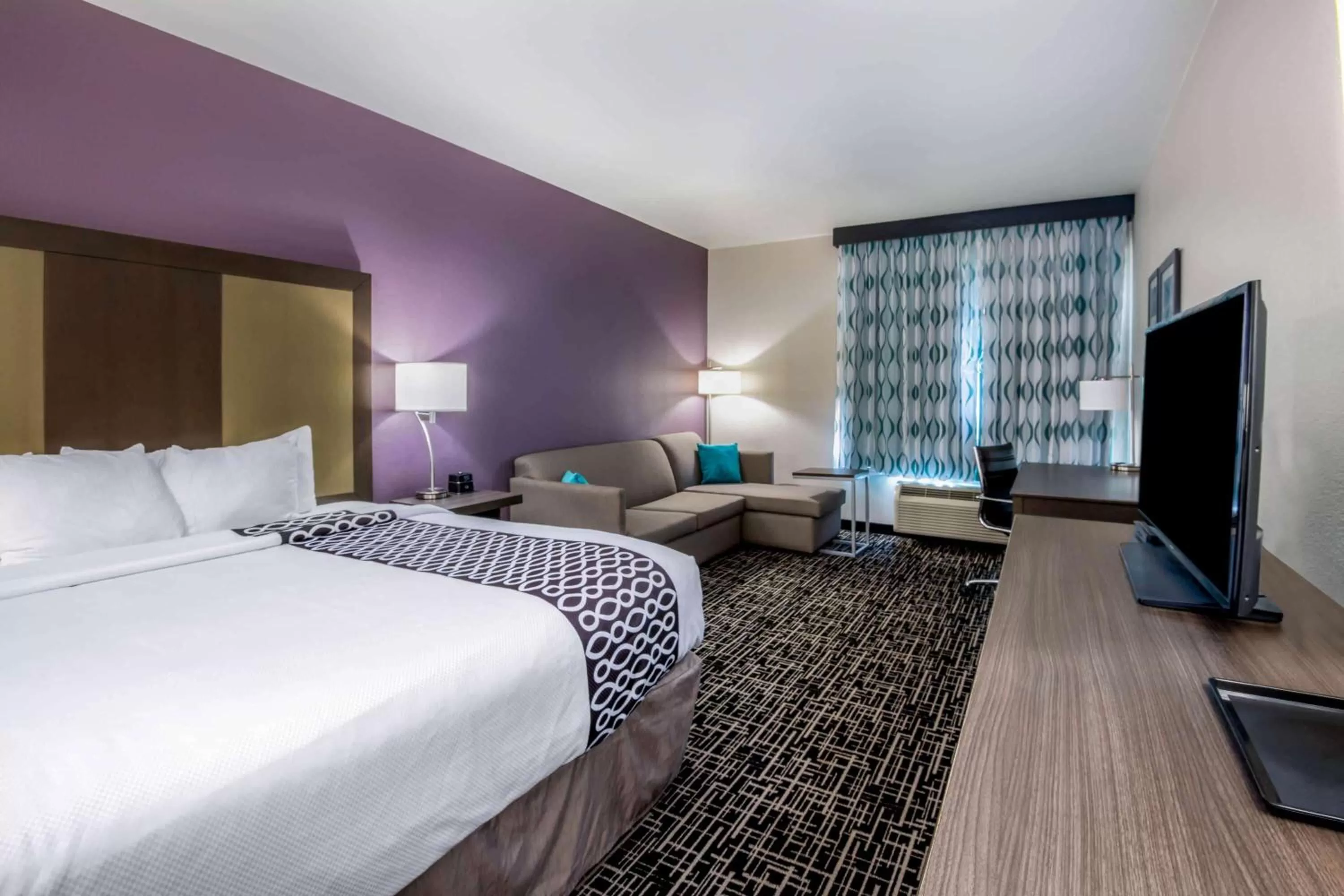 Deluxe Family Suite - Non-Smoking in La Quinta by Wyndham Pampa