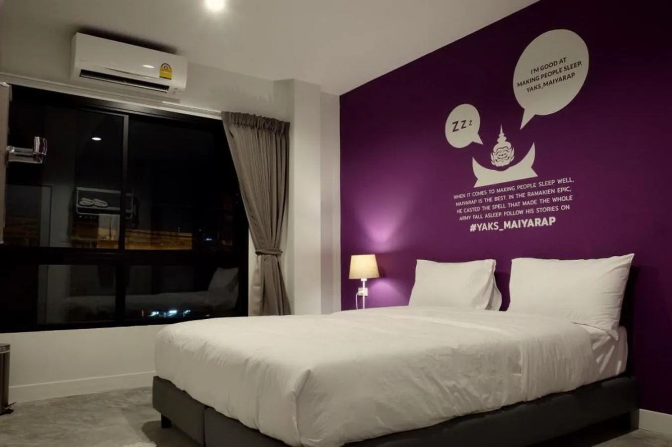 Queen Room with Shared Bathroom in Yaks House Hostel