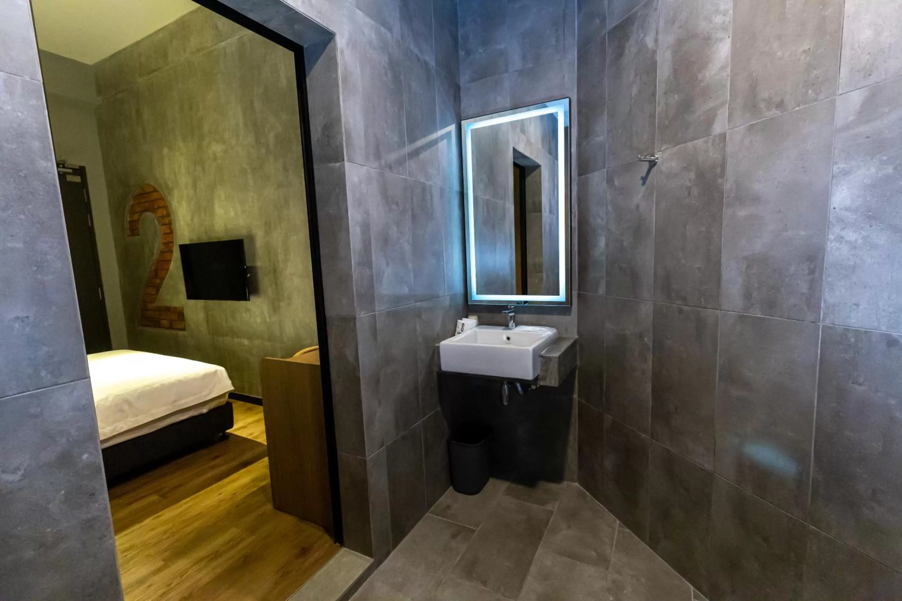 Queen Room without Window in Brown Hotel