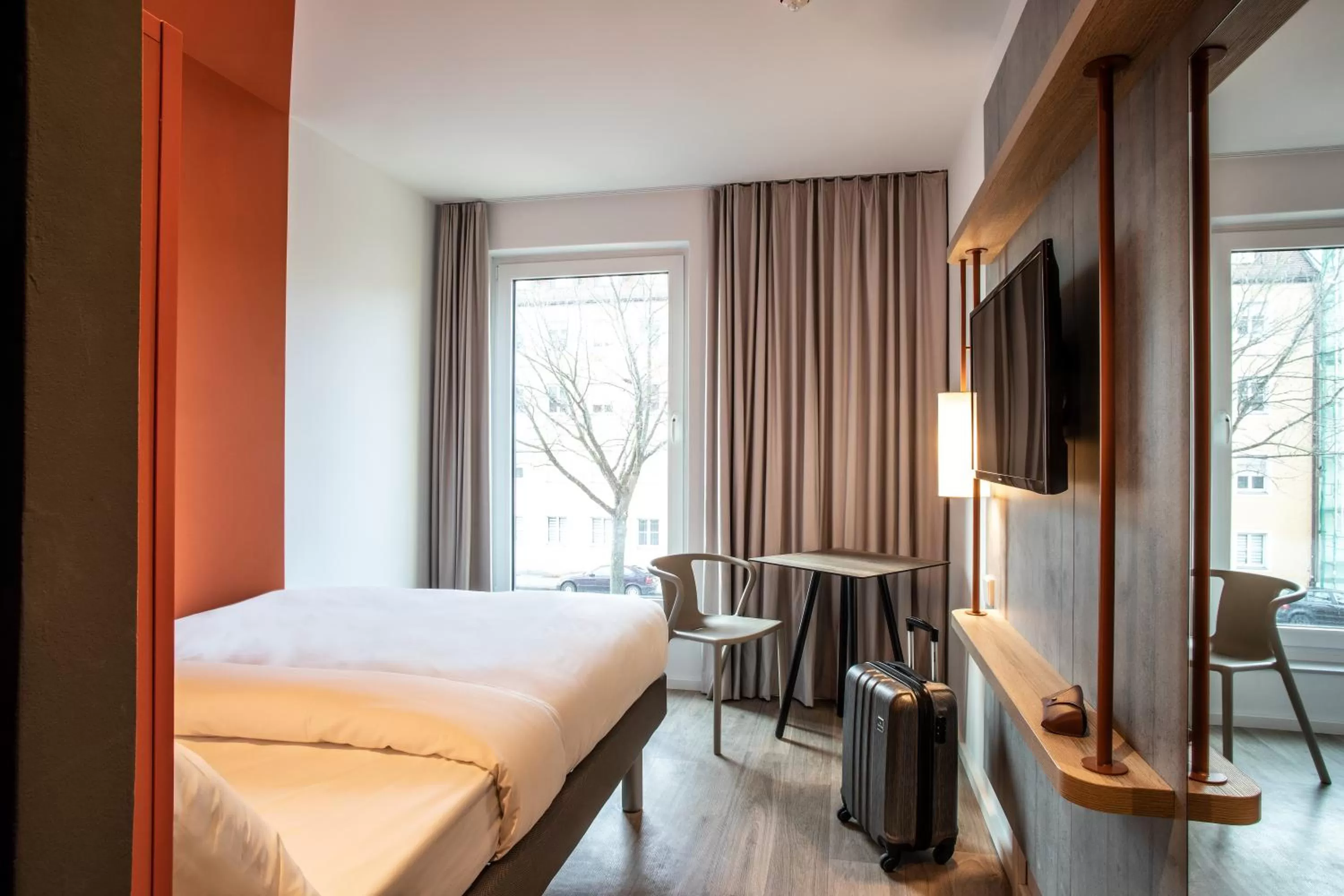 Photo of the whole room, Bed in ibis budget Bayreuth