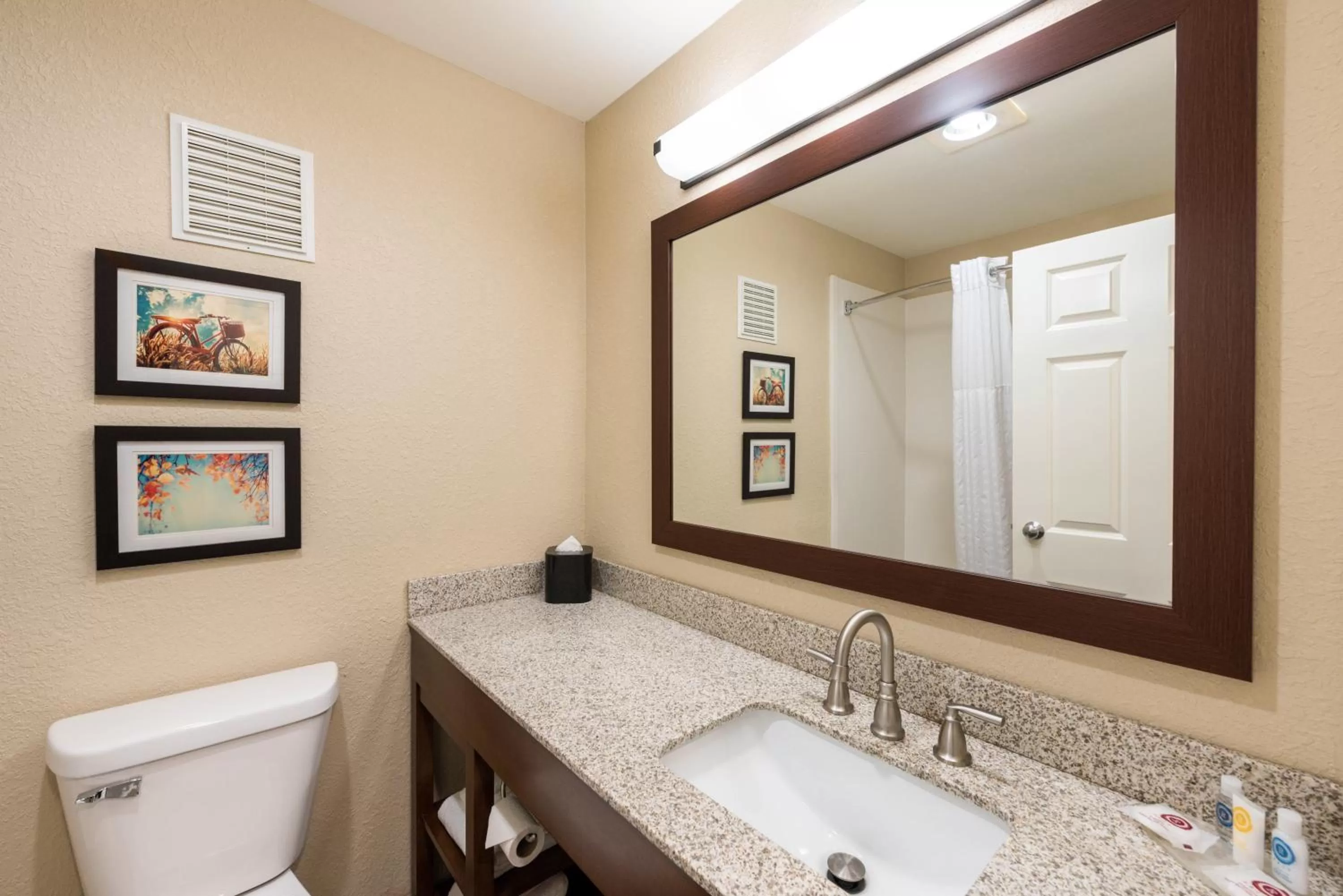 Queen Suite - Non-Smoking in Comfort Inn Onalaska - La Crosse Area