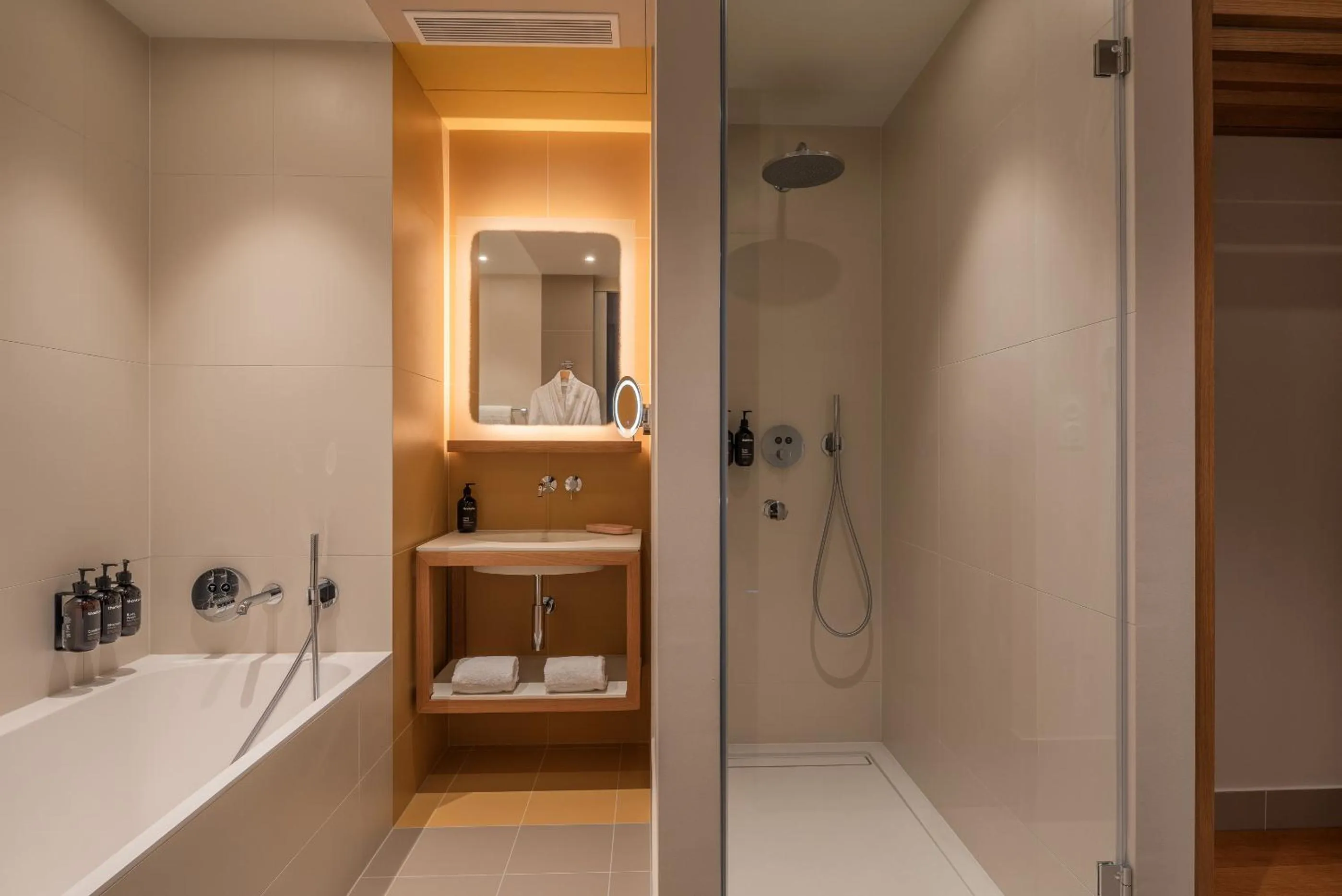 Shower in Canopy by Hilton Cannes