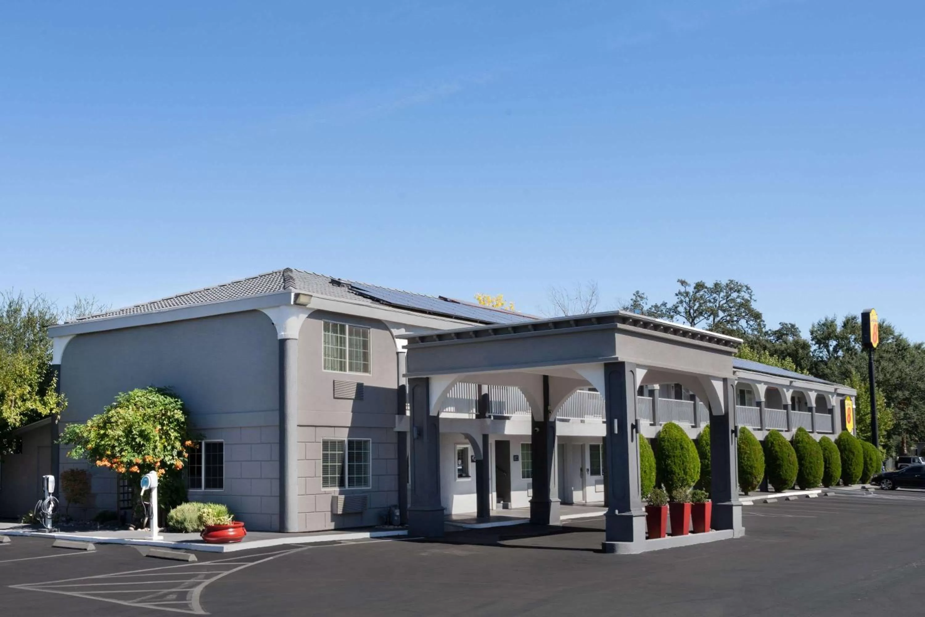 Property building in Super 8 Ukiah by Wyndham