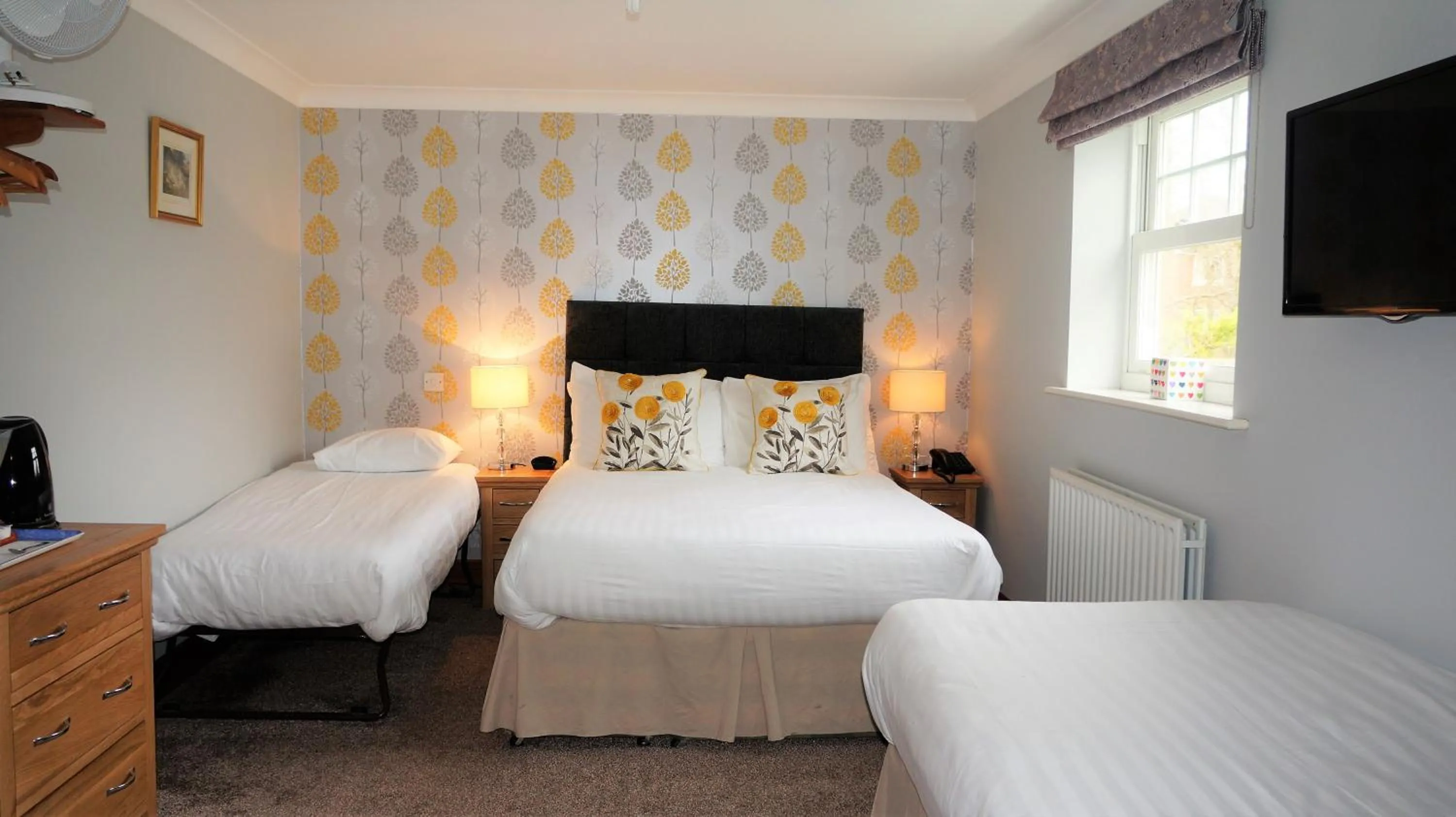 Family Room (4 Adults) in The Lawn Guest House Gatwick