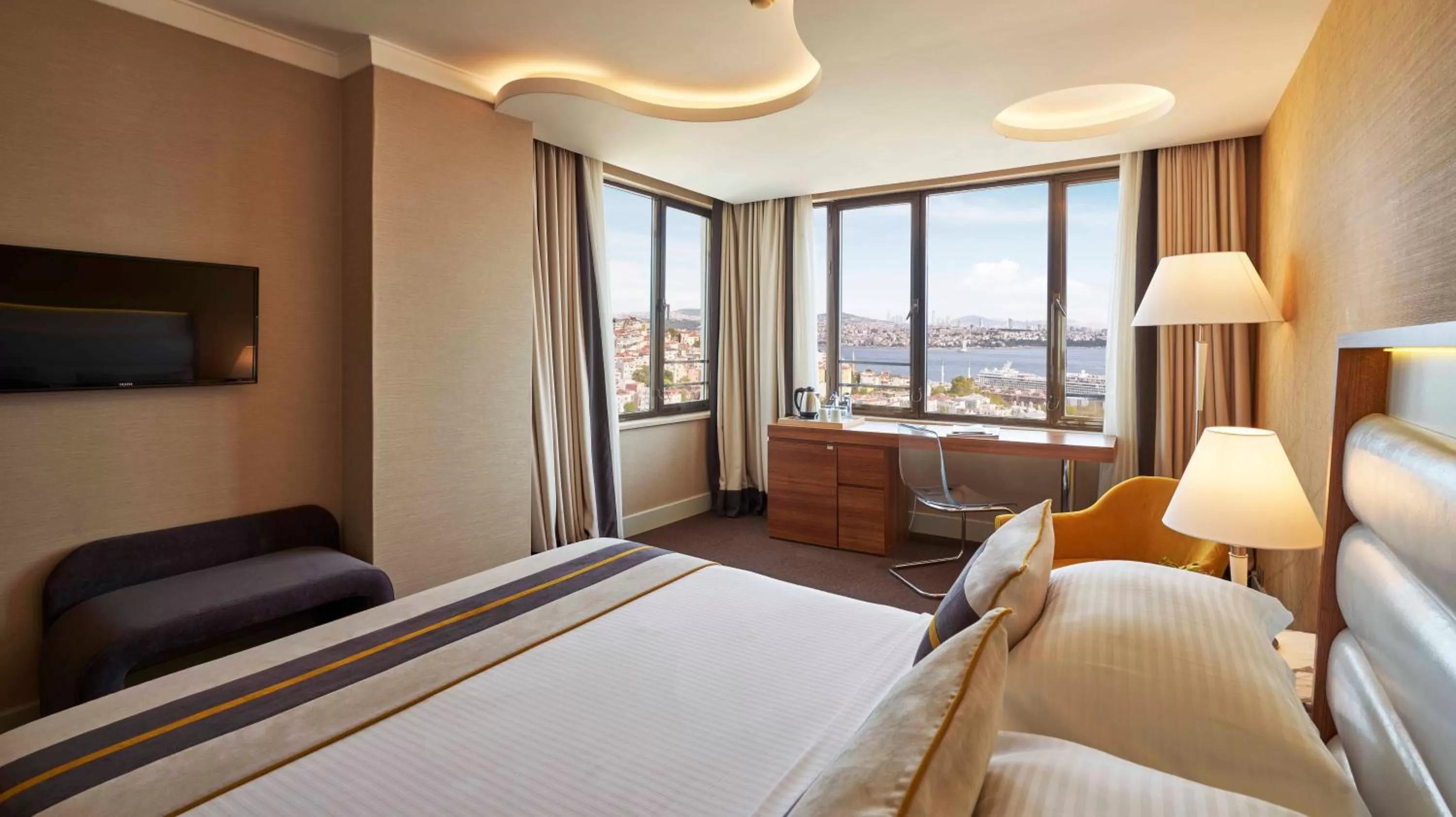 Deluxe Room with Bosphorus View in Richmond Istanbul