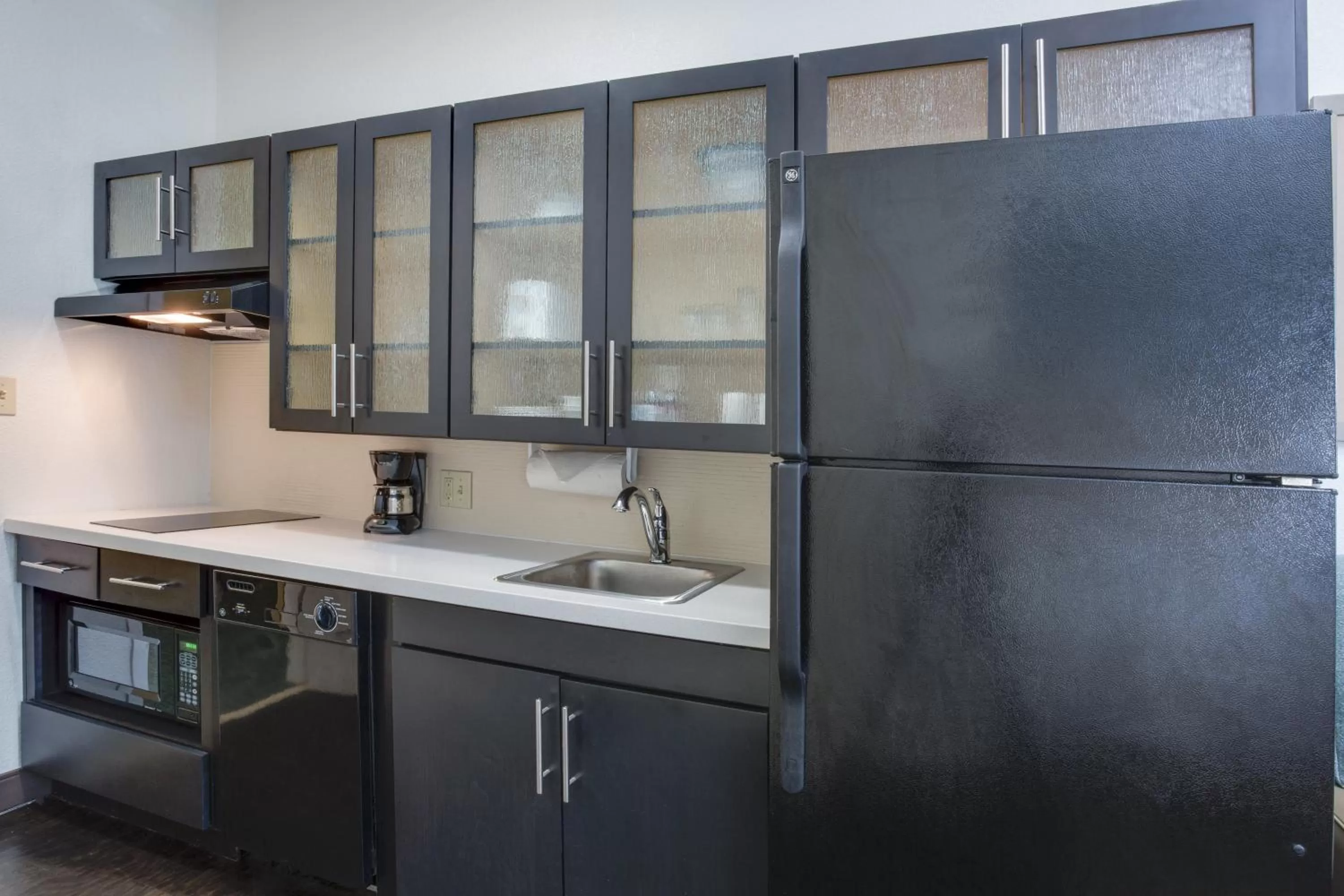 Queen Suite with Bath Tub - Hearing Accessible/Non-Smoking in Candlewood Suites Fort Lauderdale Airport-Cruise, an IHG Hotel