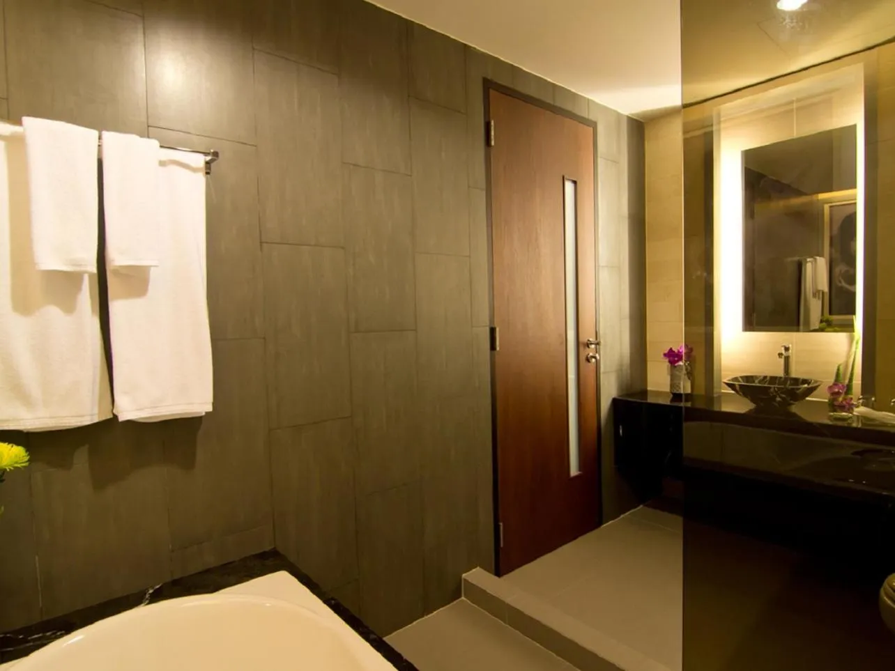 Superior Twin Room with City View - Hot Deal in Way Hotel Pattaya