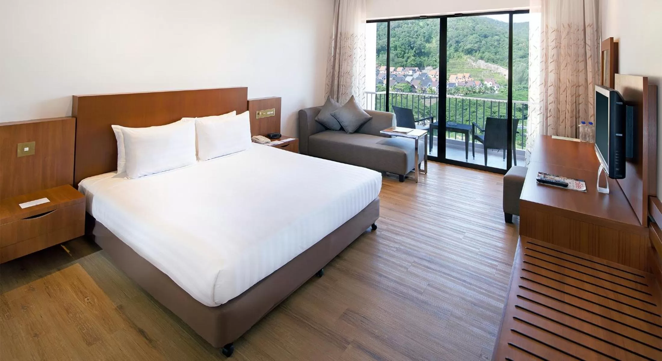 Superior Double Room in The Bayview Beach Resort