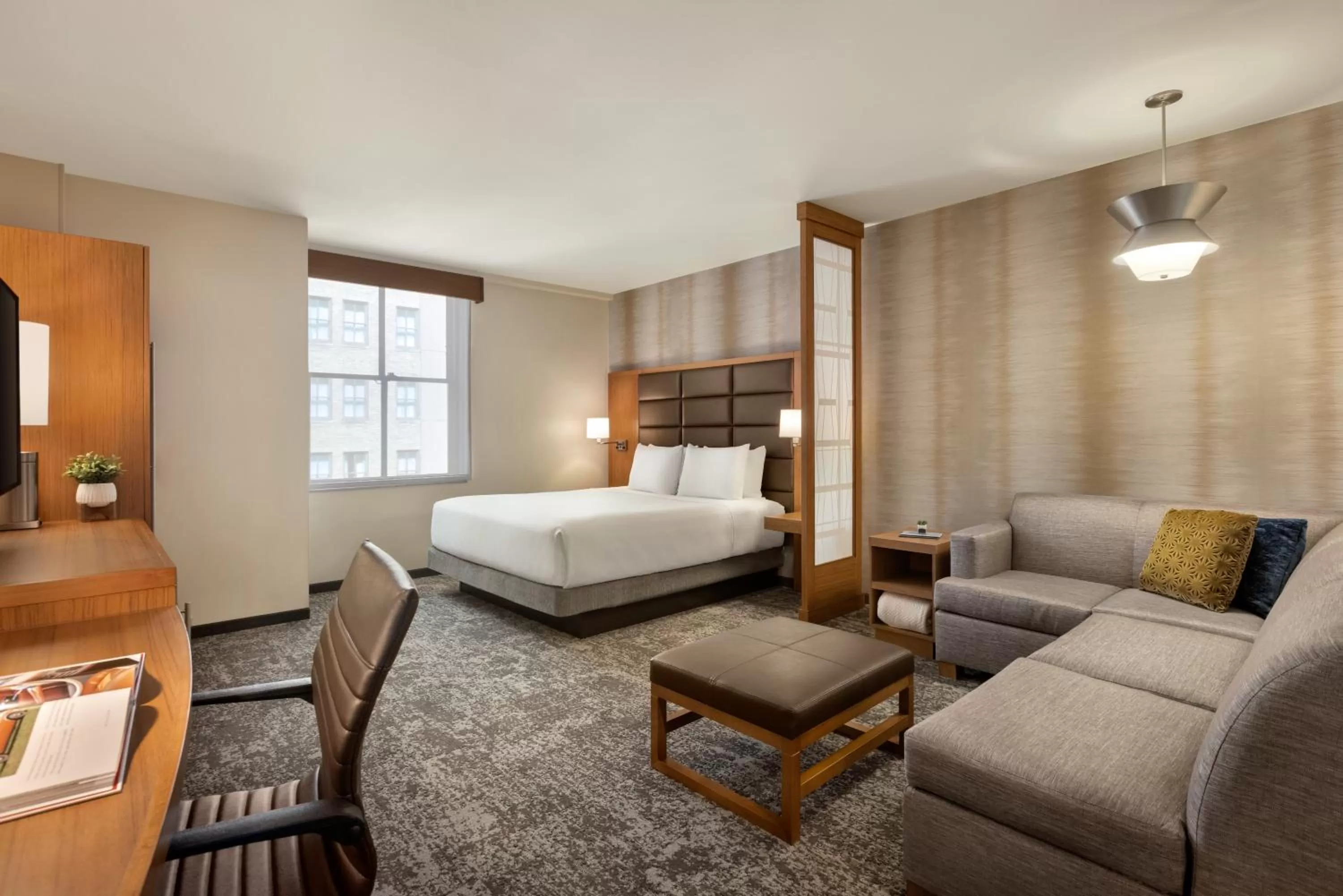 Specialty King Room with Sofa Bed in Hyatt Place Houston Downtown