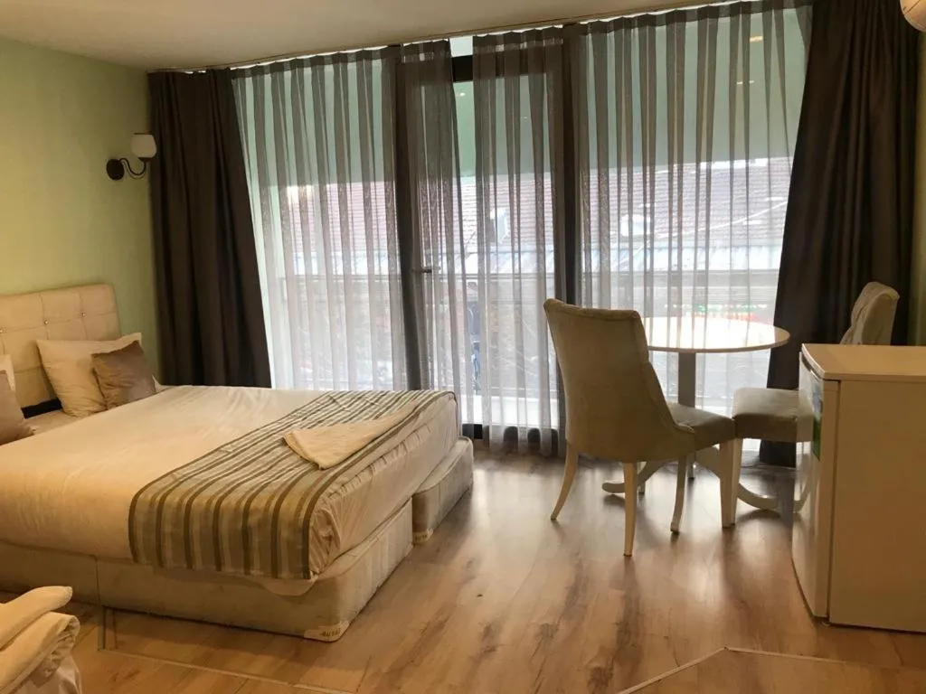 Deluxe Triple Room in Historial Hotel