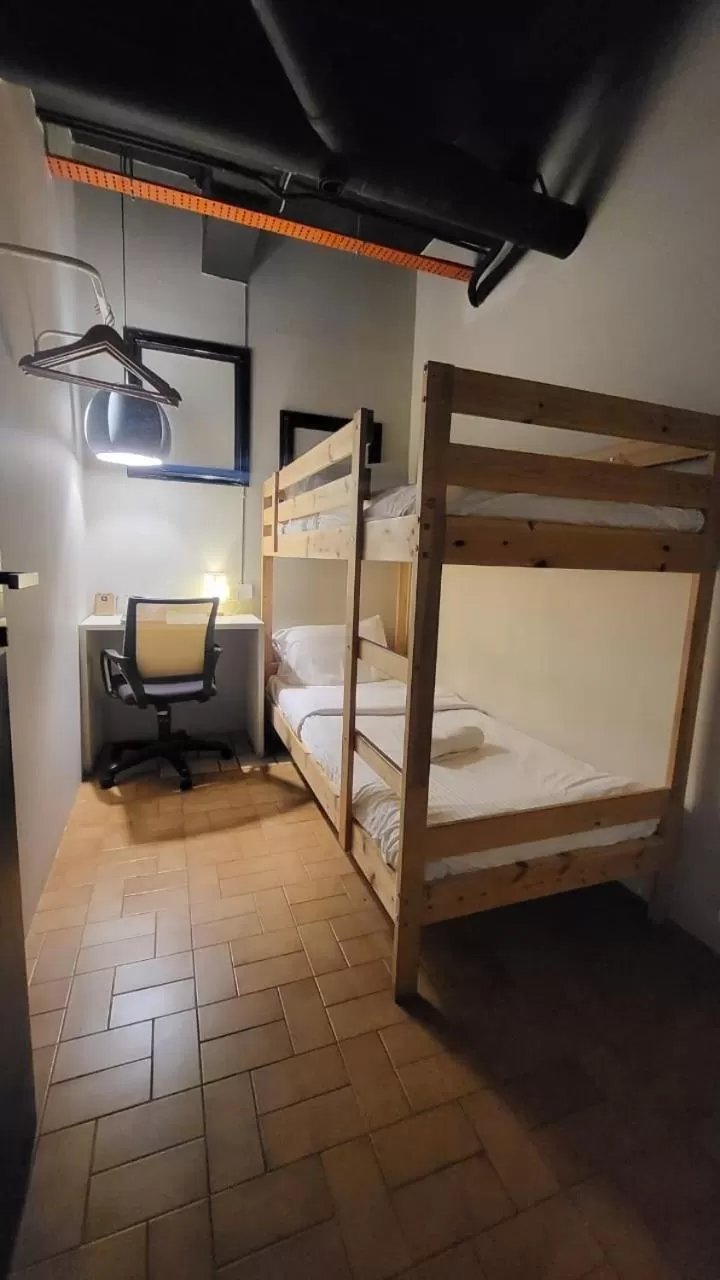 Private Twin Bedded(Shared Bathroom) in Kim Haus Loft