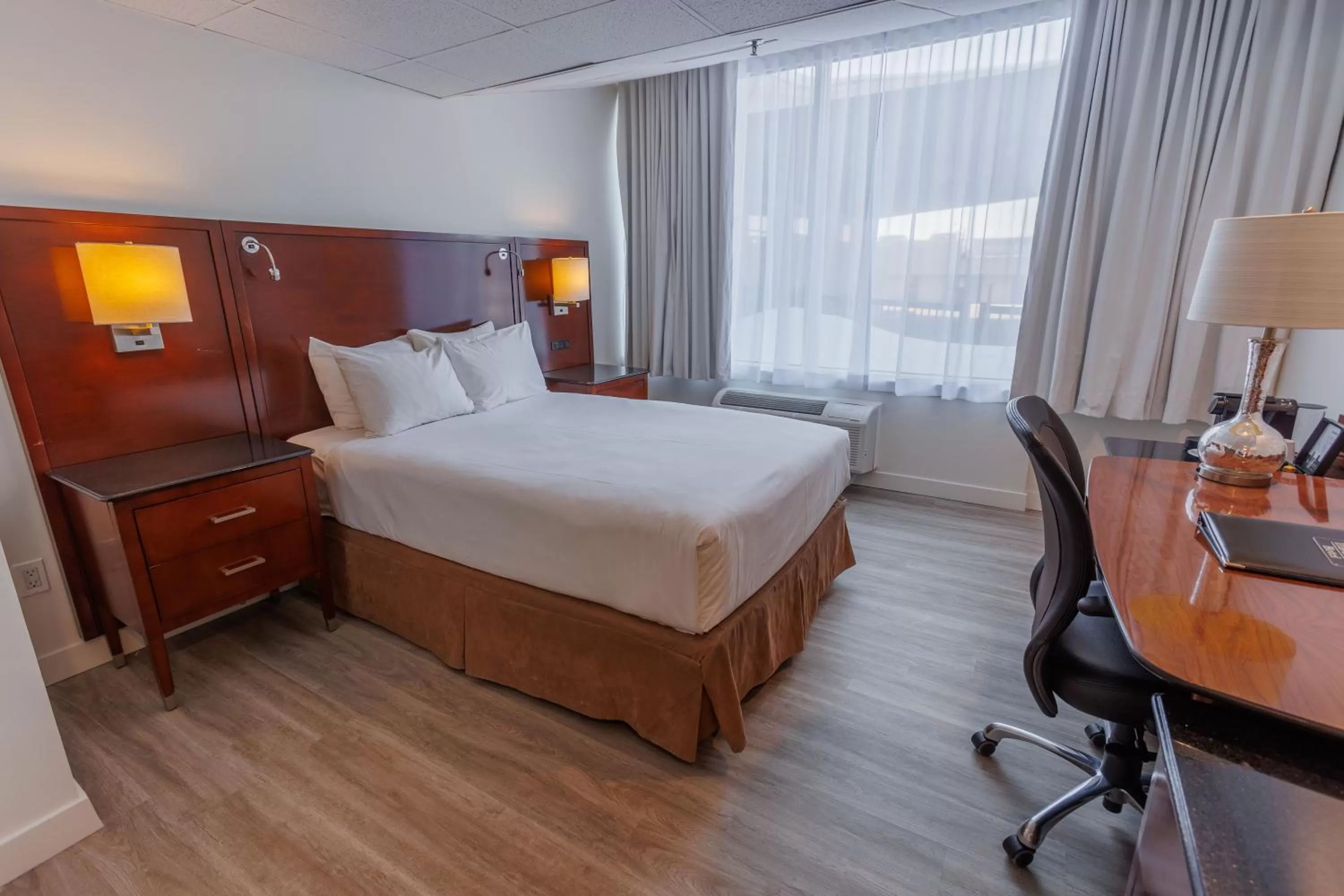 Double Room - Non-Smoking in Travelodge by Wyndham Quebec City Hotel & Convention Centre