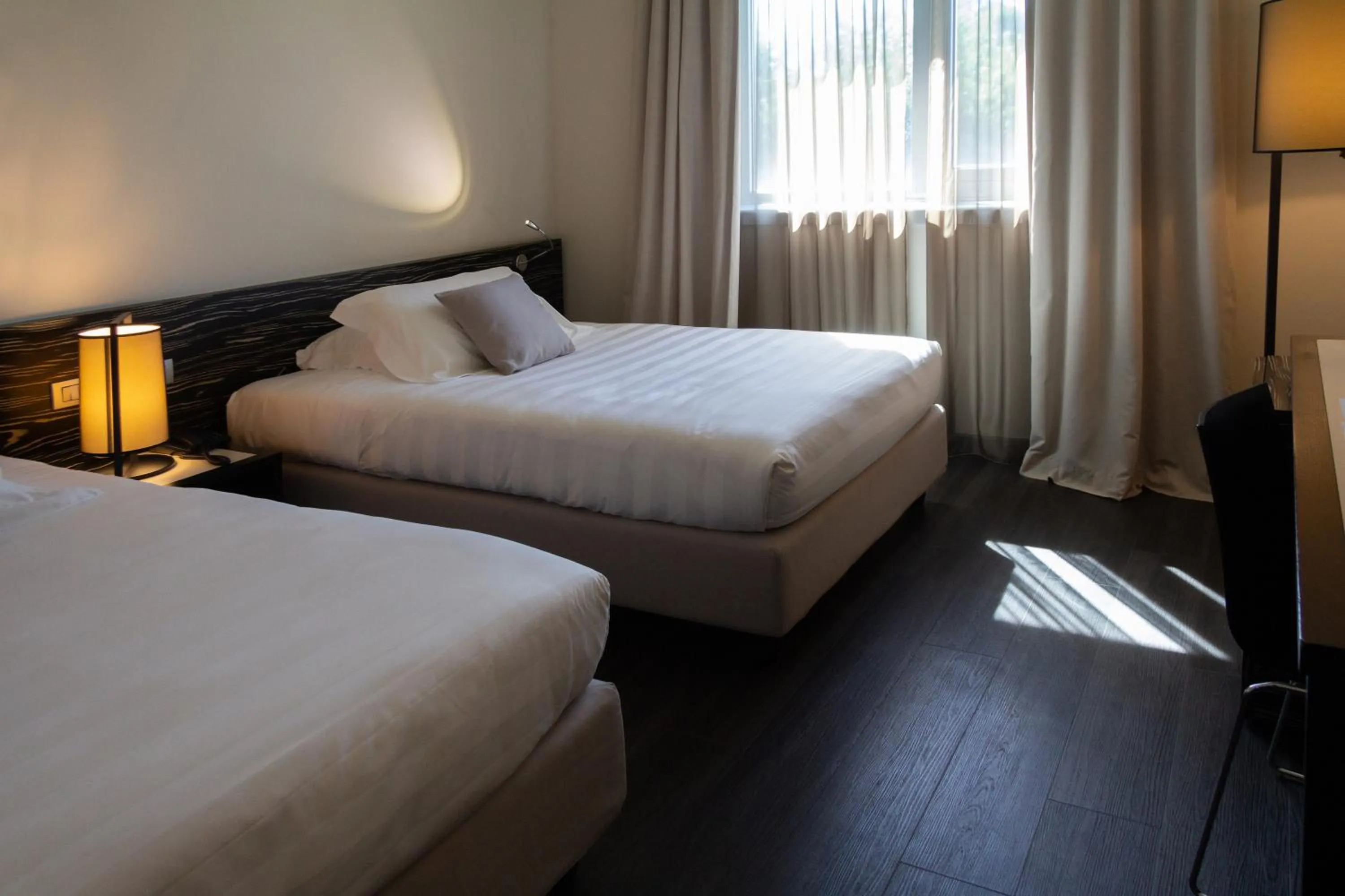 Classic Twin Room in G Hotel Ancona