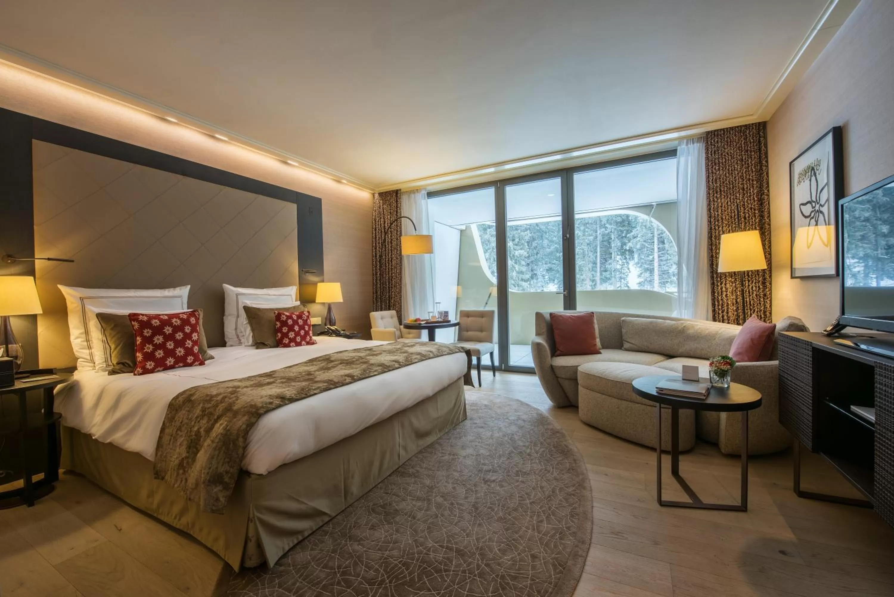 King Room with Balcony in AlpenGold Hotel Davos