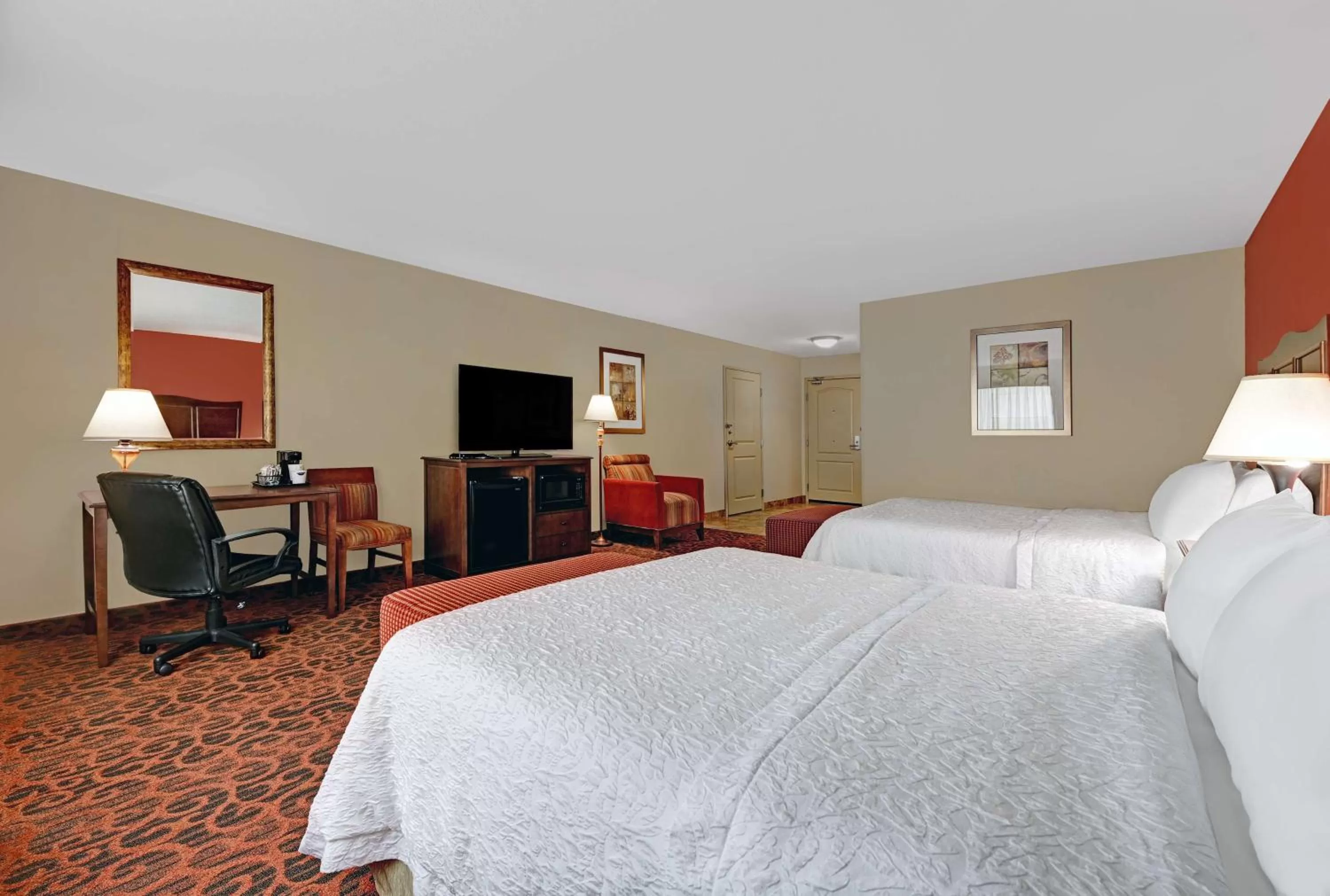Double Room with Two Queen Beds and Bath Tub - Mobility and Hearing Access/Non-Smoking in Hampton Inn Deming