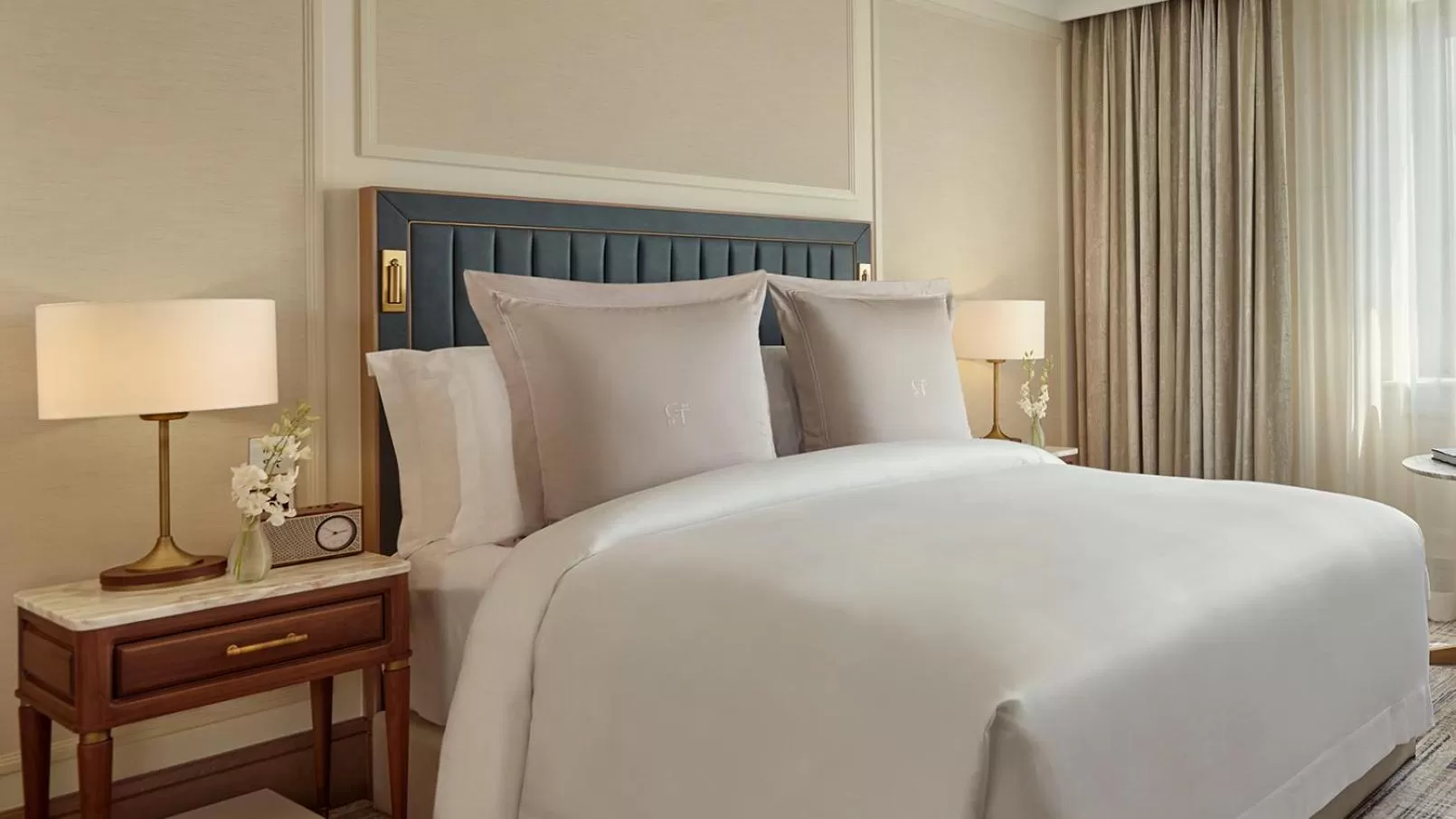 Standard  Room with exclusive access to Cadogan private gardens in Jumeirah Carlton Tower London