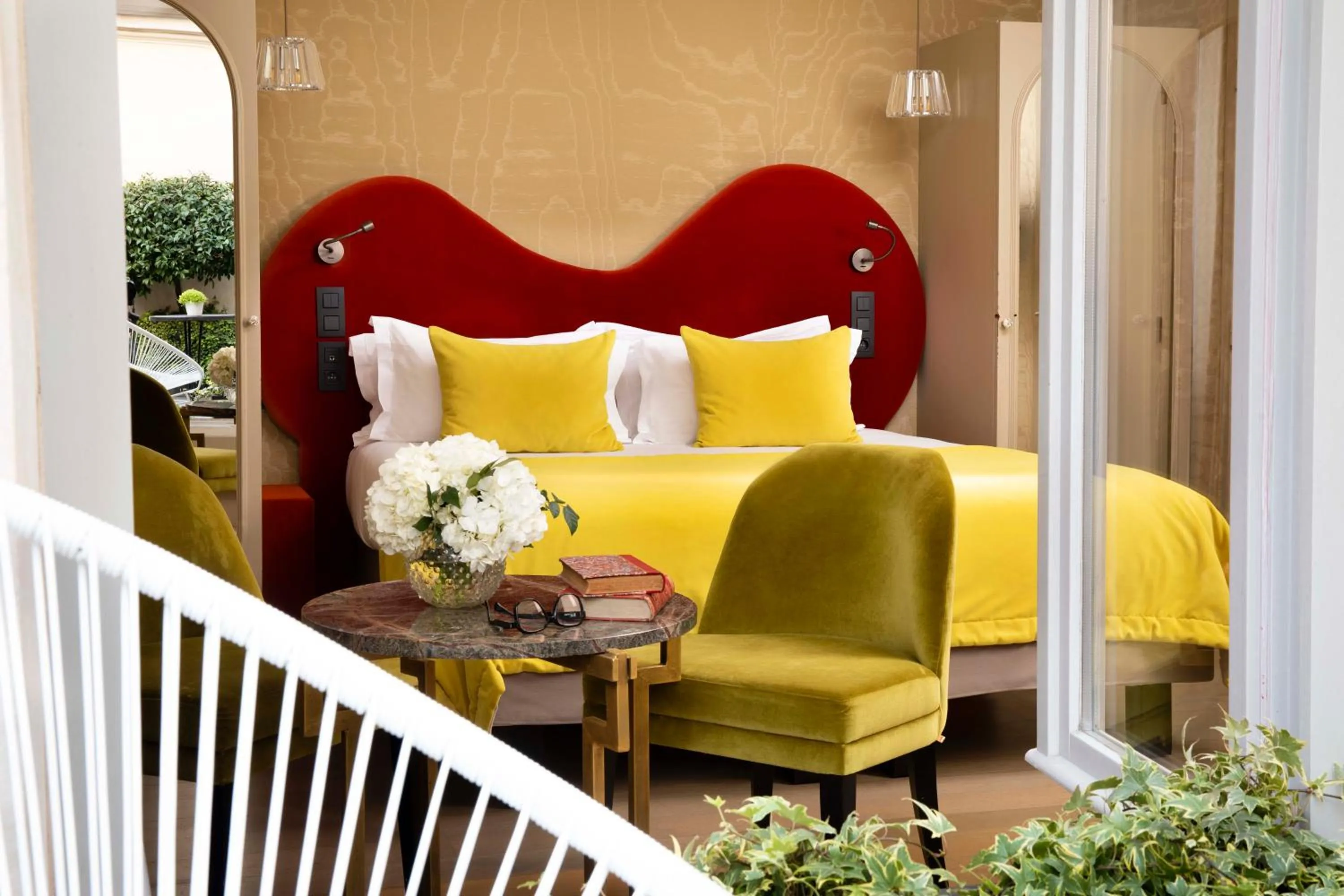 Deluxe Double Room with Terrace and with Private Hammam Access in Hotel Monsieur & Spa