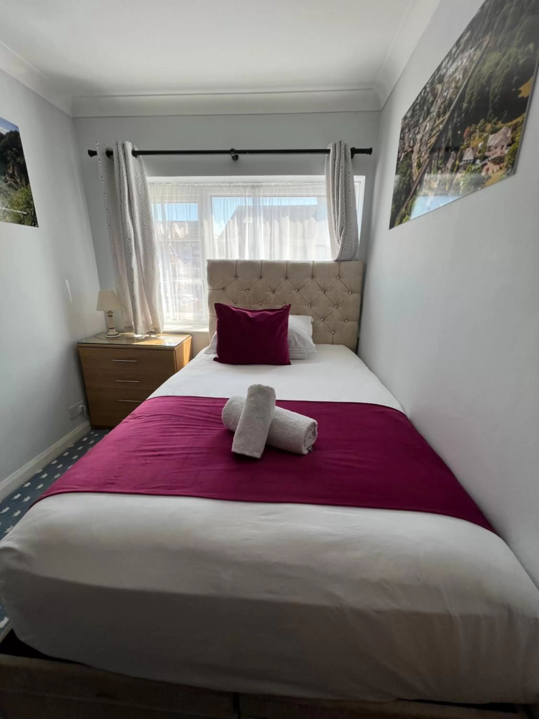 Single Room in Berry Hotel