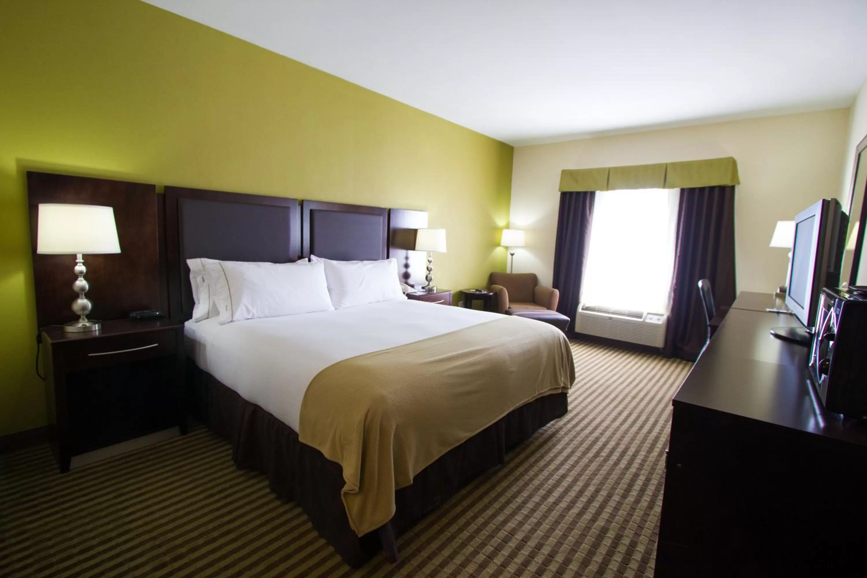 King Room - Mobility Access/Hearing Accessible in Holiday Inn Express Hotel & Suites Nacogdoches by IHG