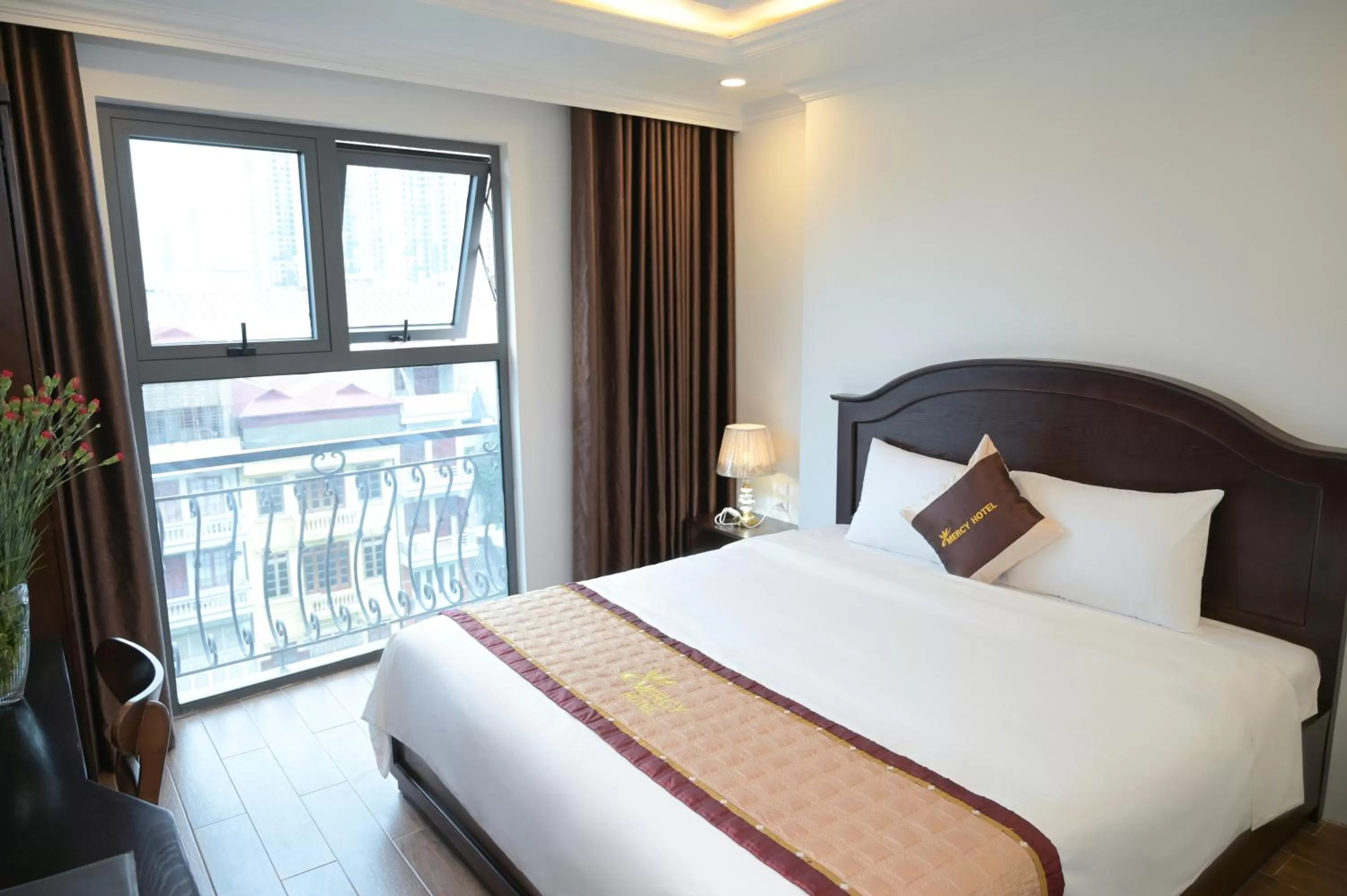 Deluxe Double or Twin Room with City View in Mercy Hotel