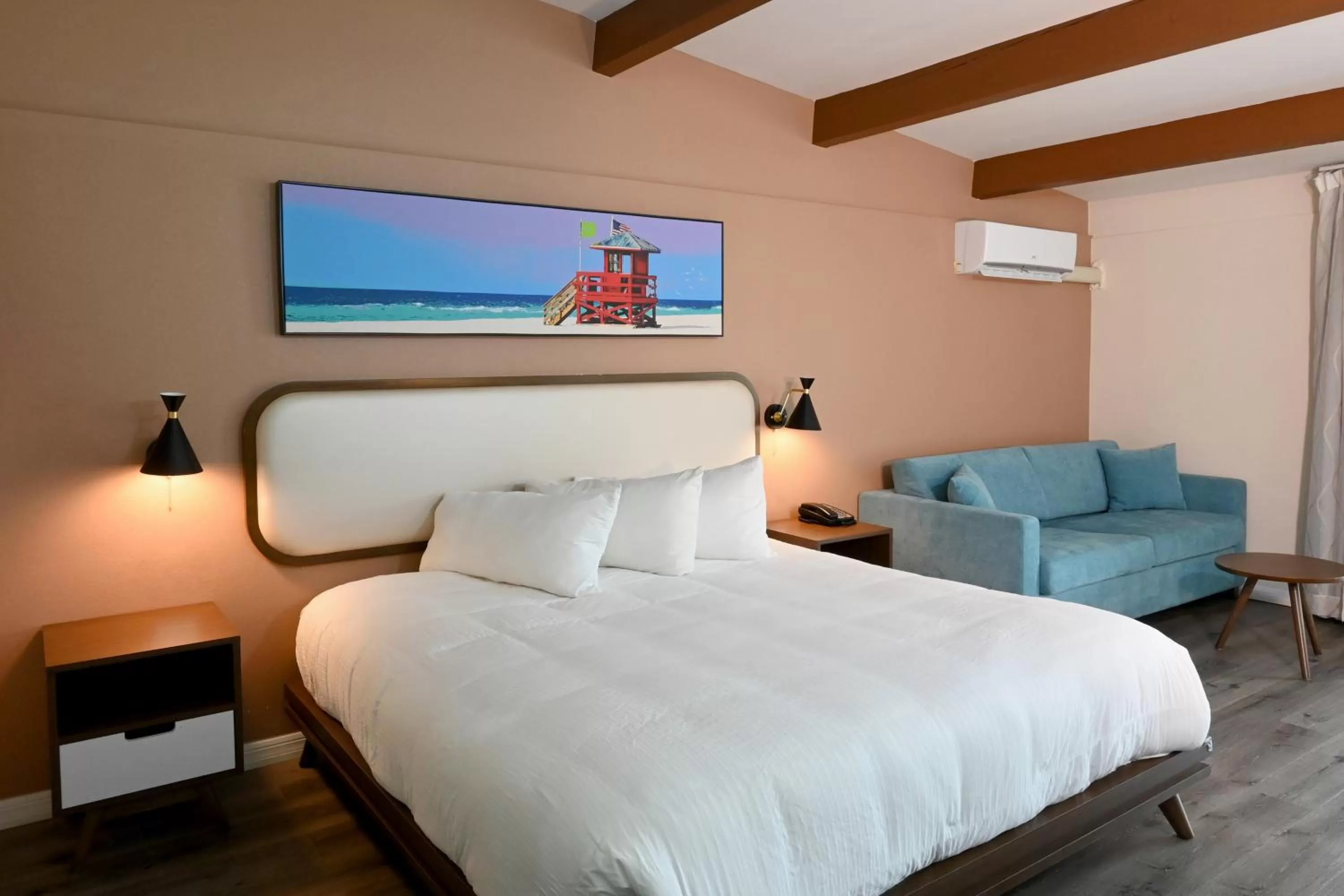 King Room with Pool View in Golden Host Resort Sarasota