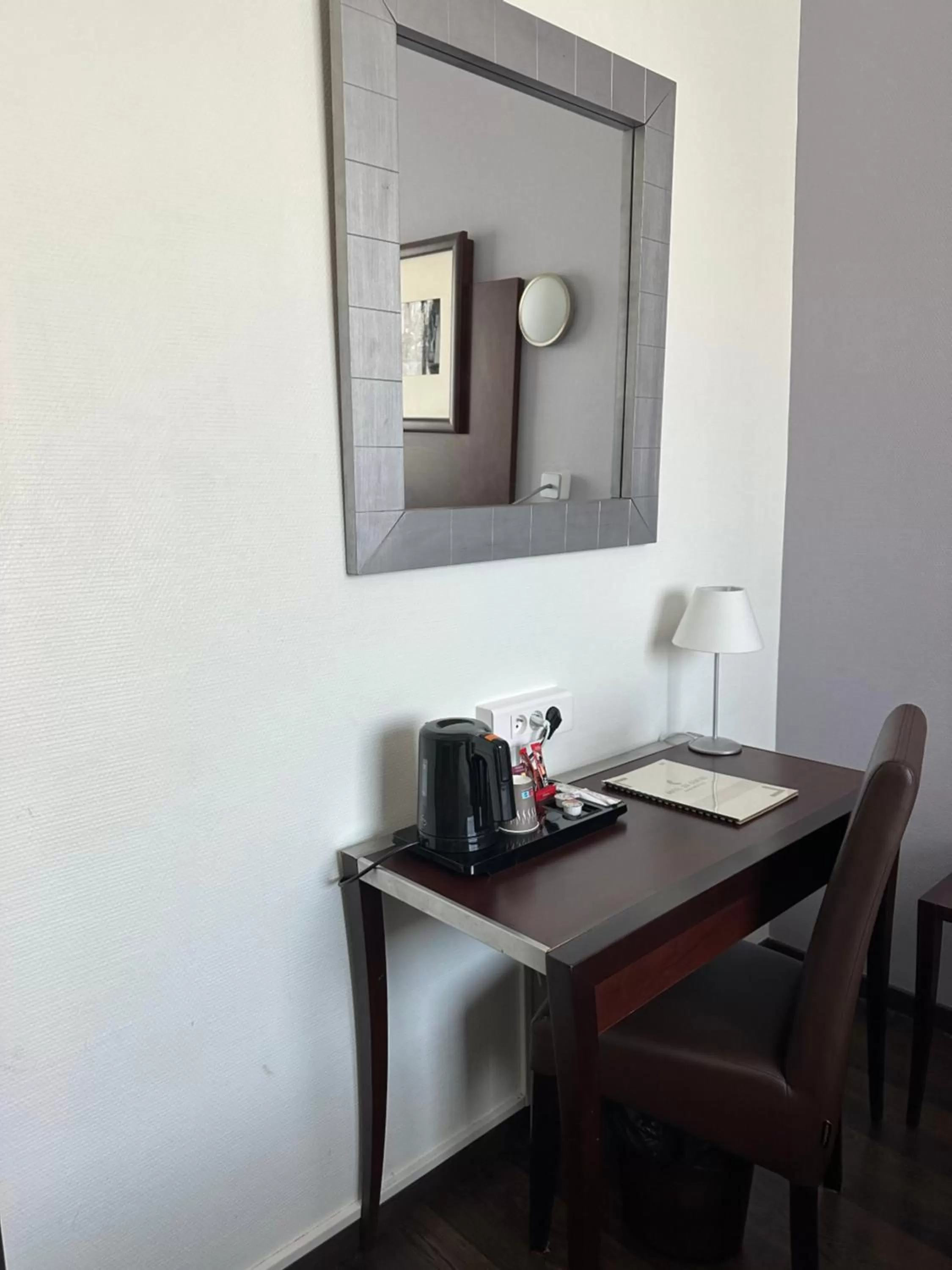 hair dresser in Hôtel Du Centre Annemasse
